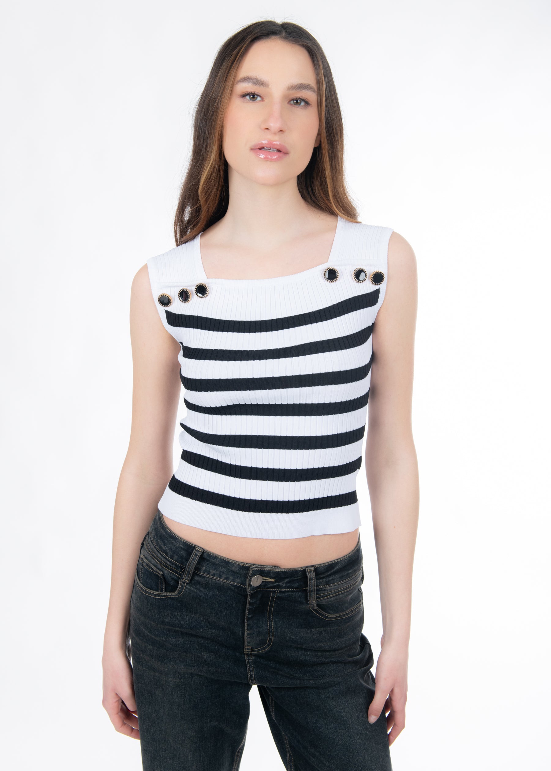 03J7271WHITE_3.jpg