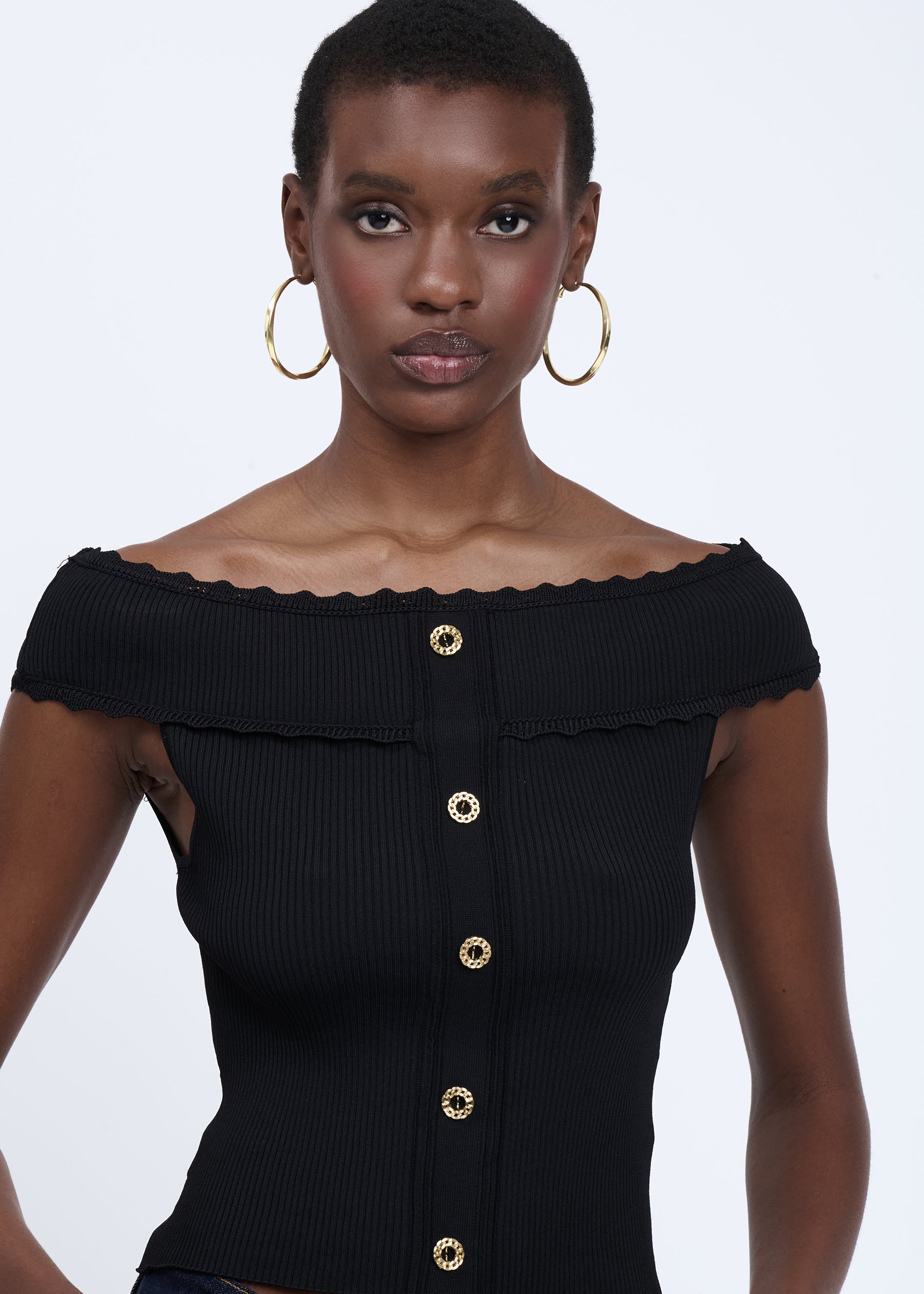 03J7302BLACK_4.jpg