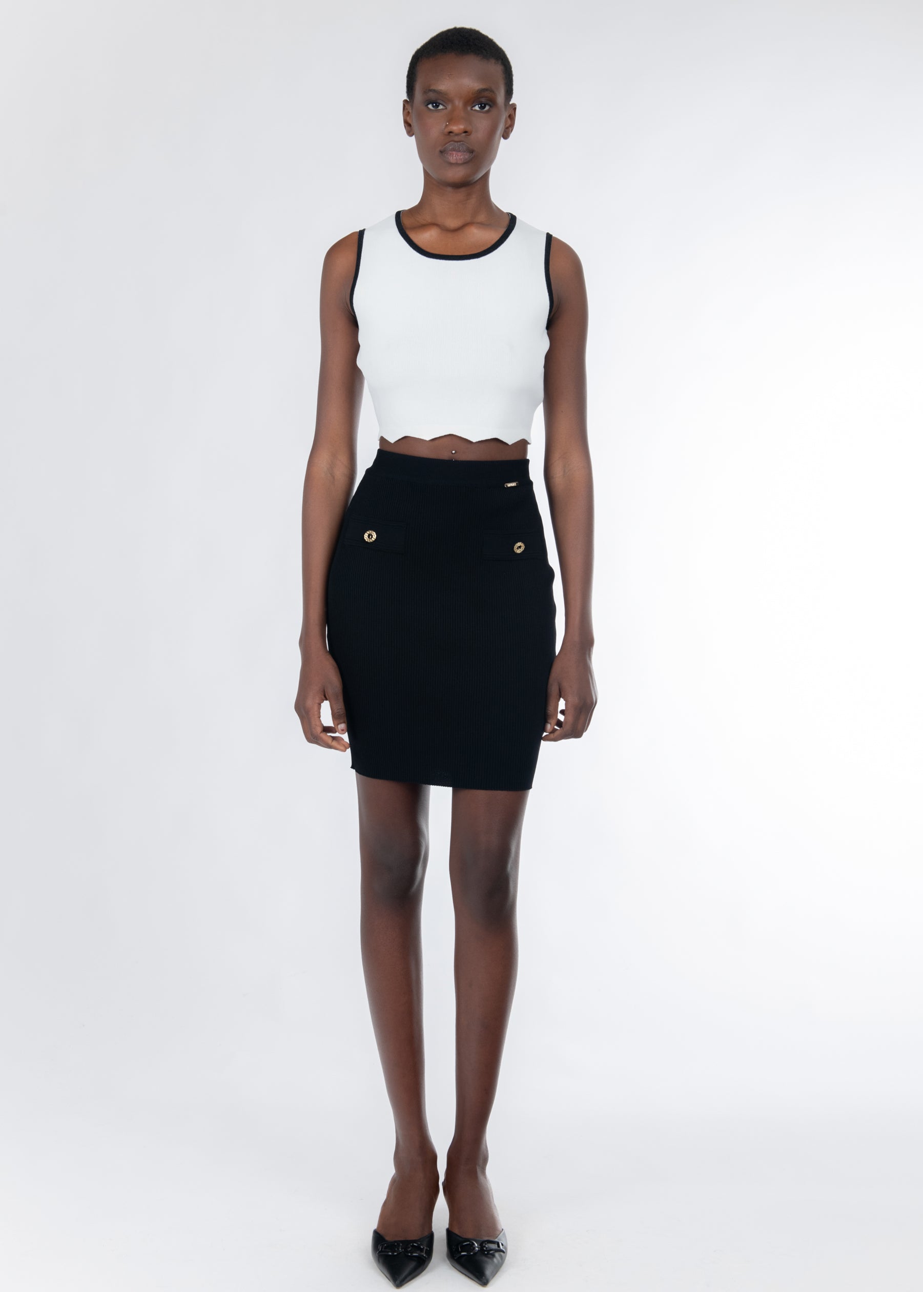 03J7354BLACK_3.jpg