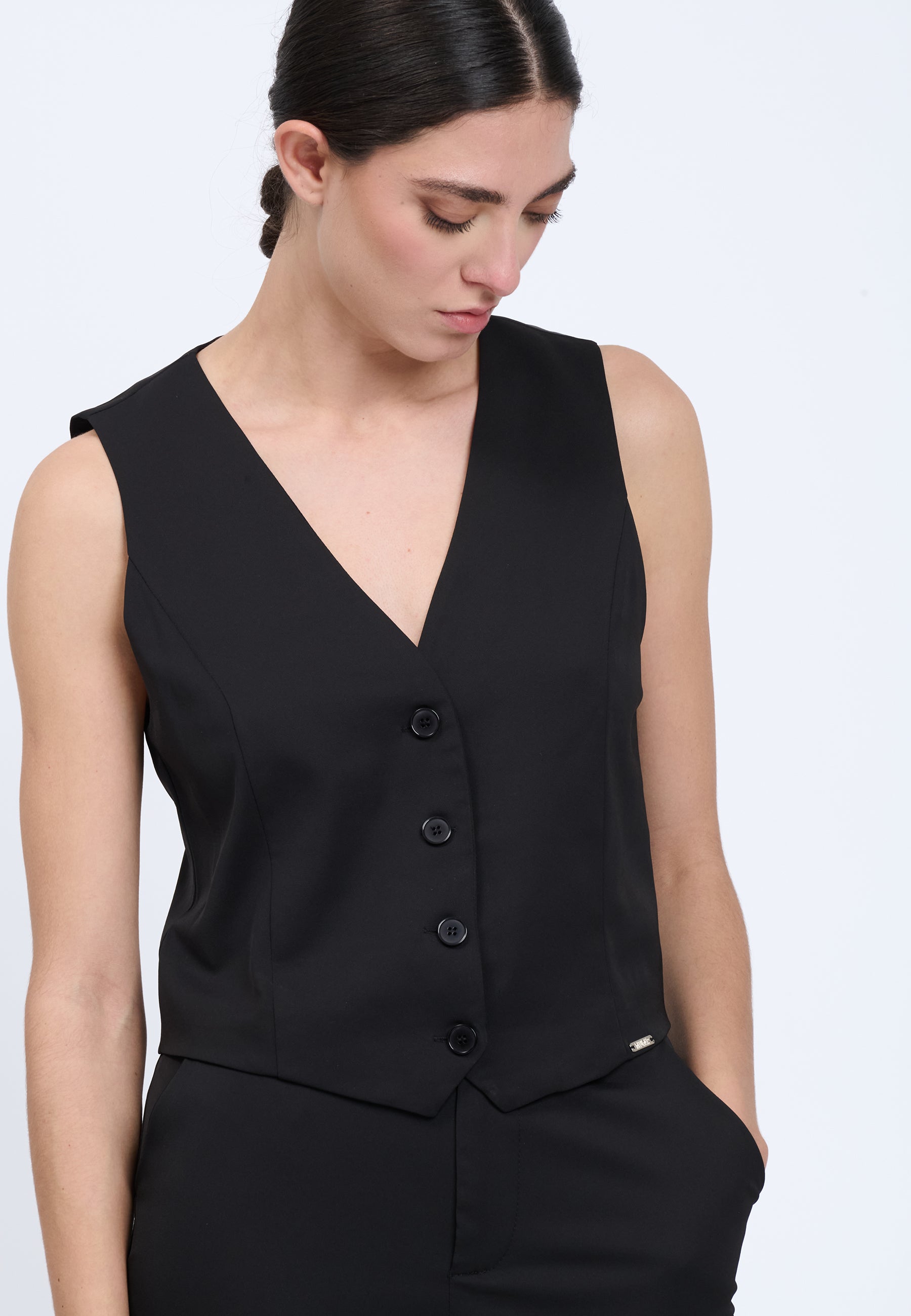 VEST 03T0001