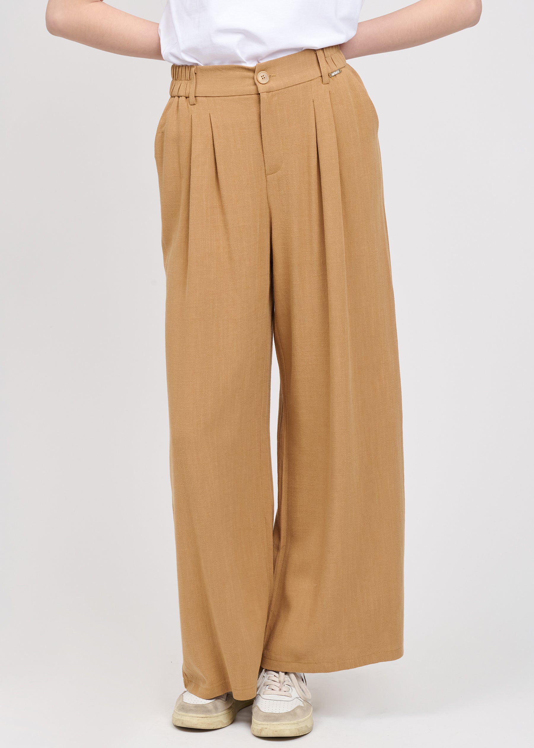 03T0005CAMEL_3.jpg