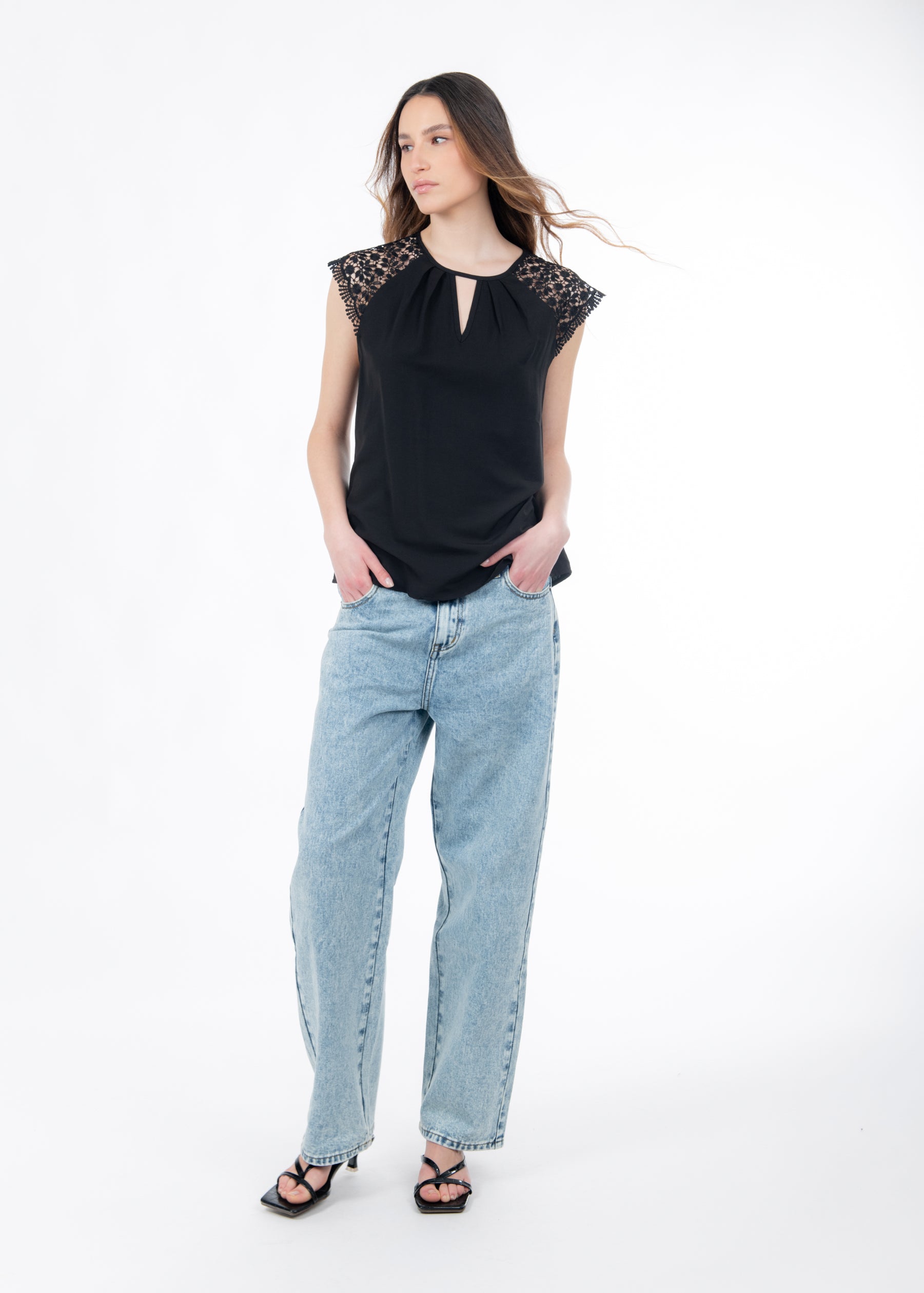 03T0026BLACK_2.jpg