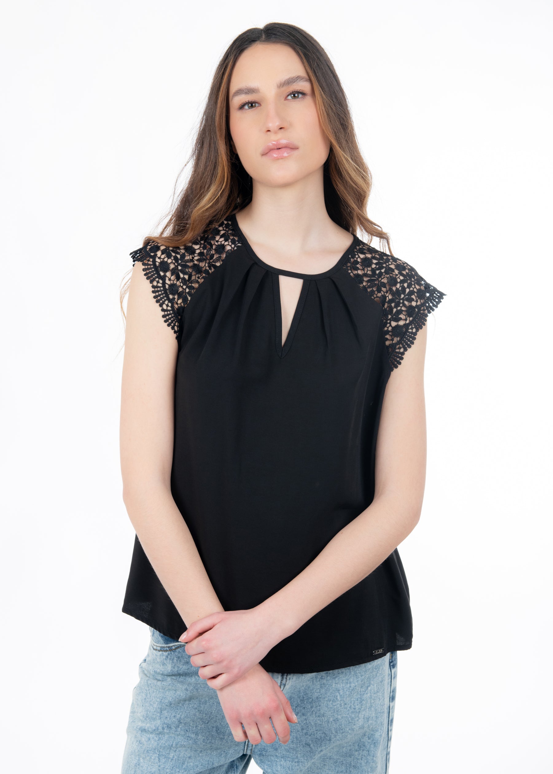 03T0026BLACK_3.jpg