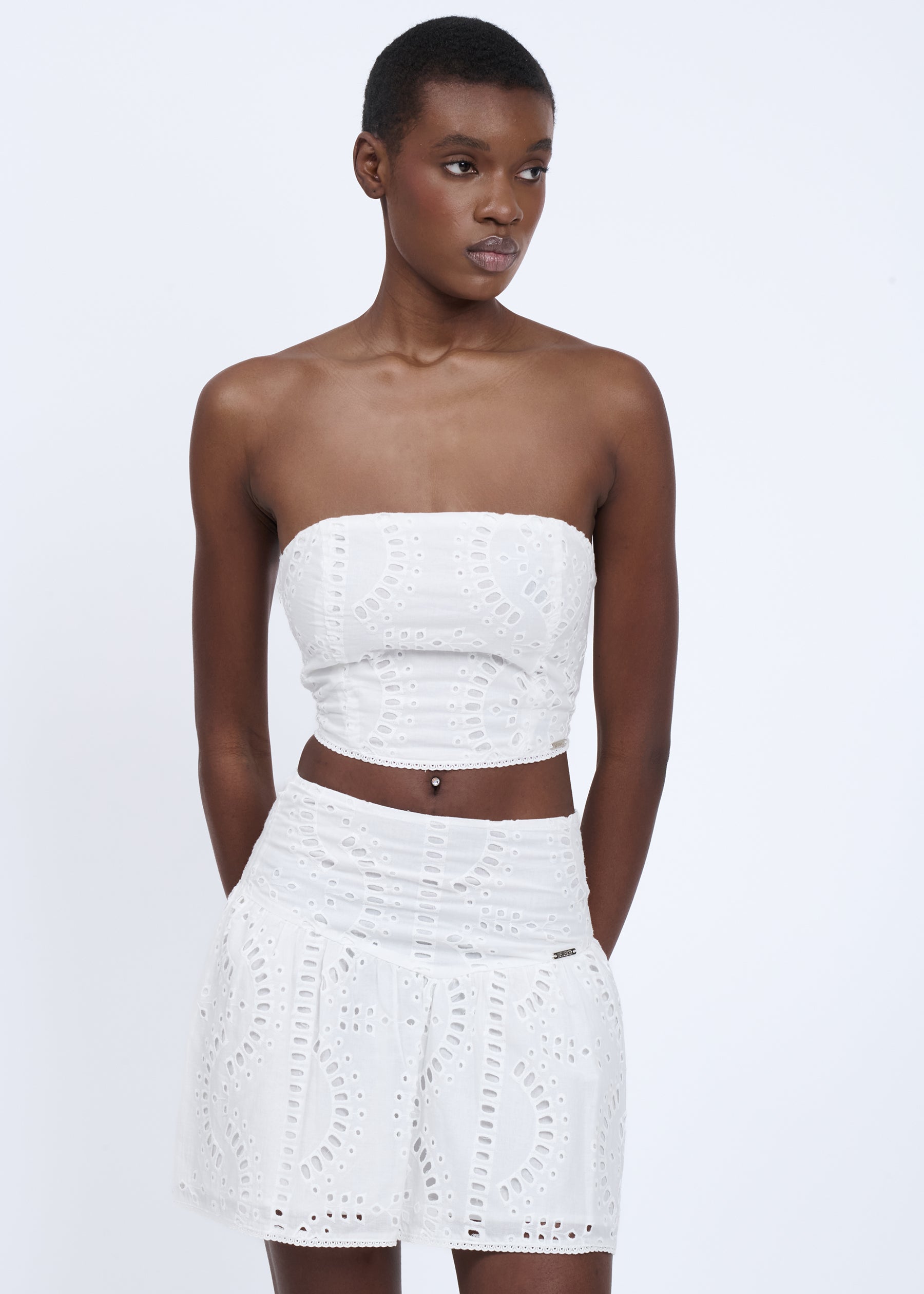 03T0038_WHITE_3.jpg