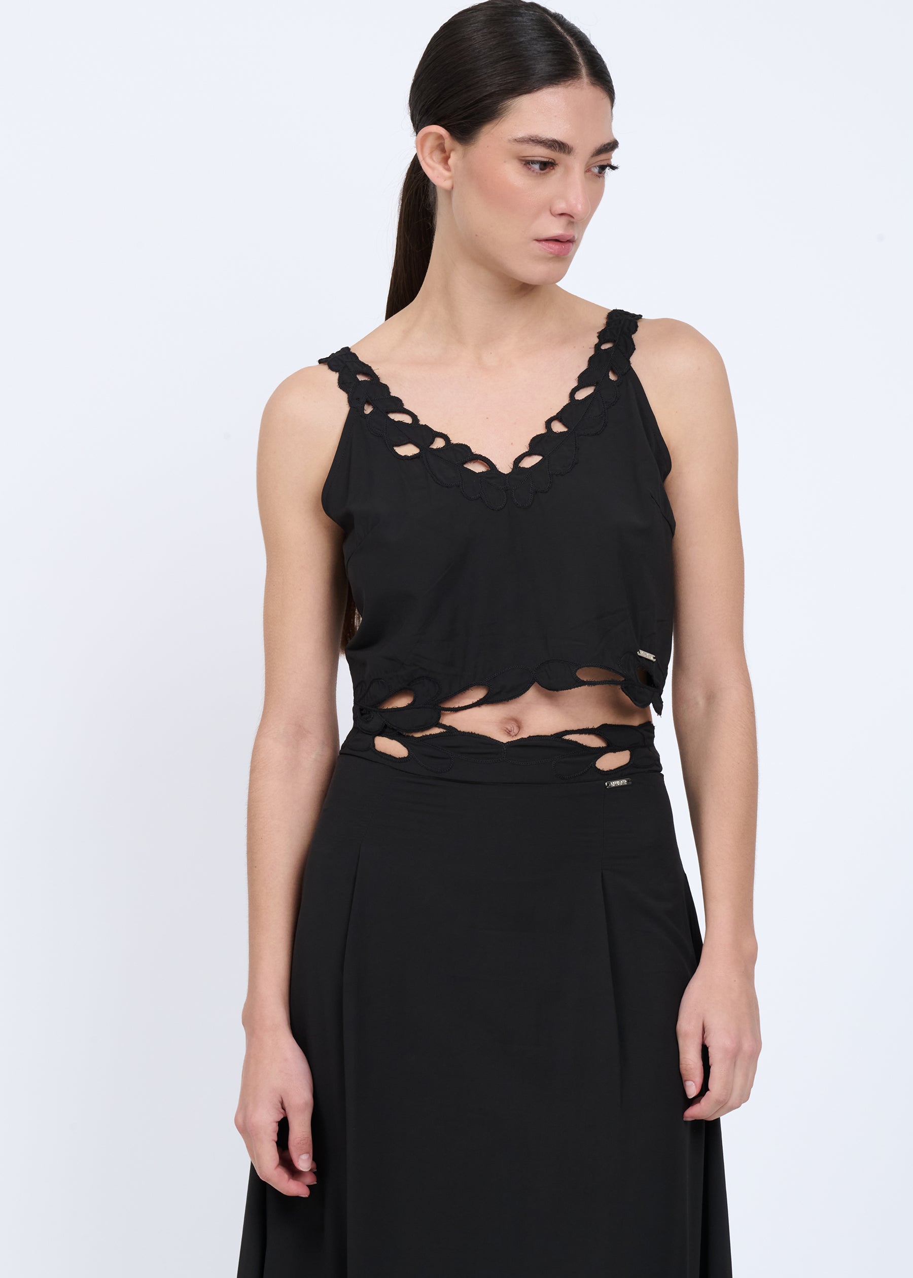 03T0043_BLACK_3.jpg