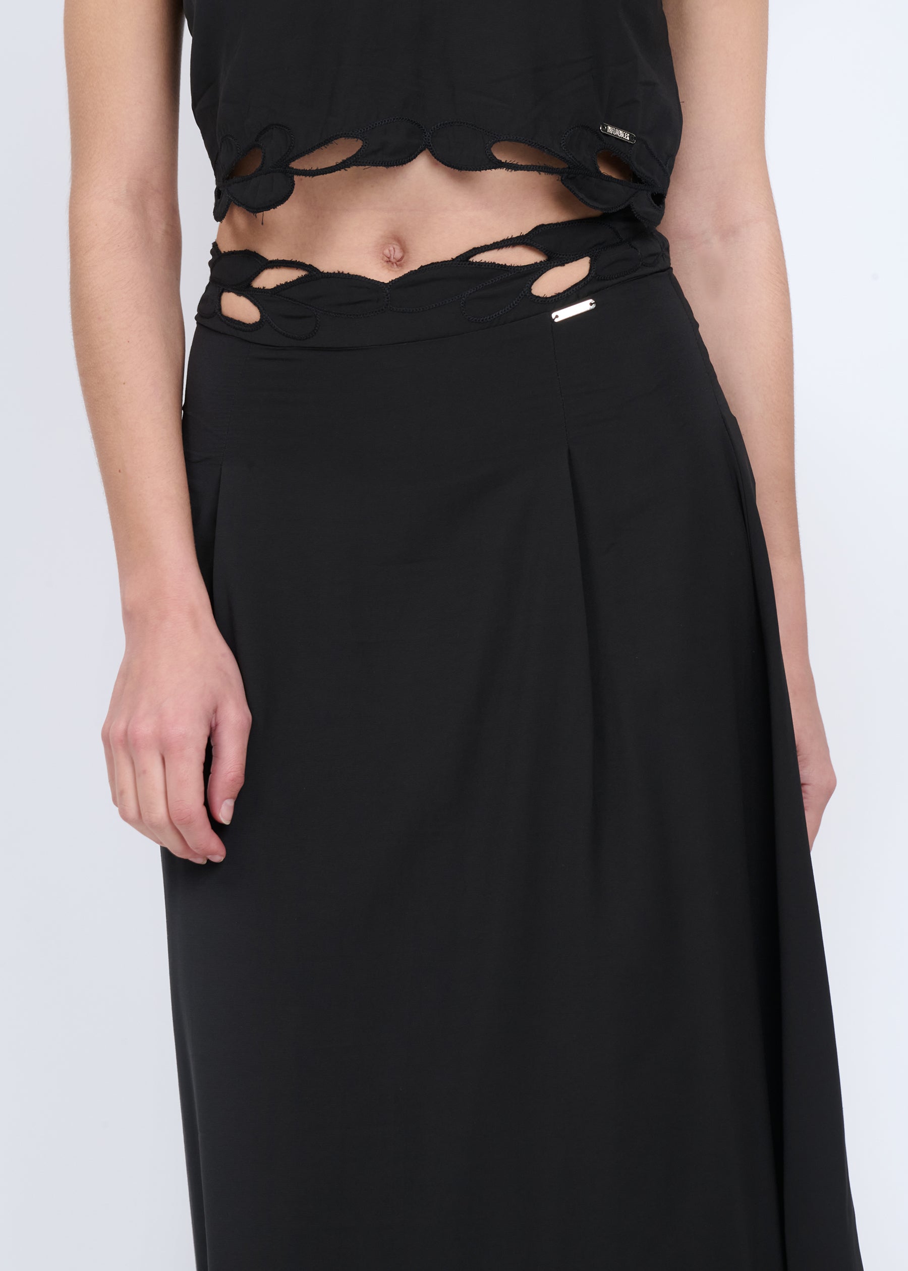 03T0044_BLACK_1.jpg
