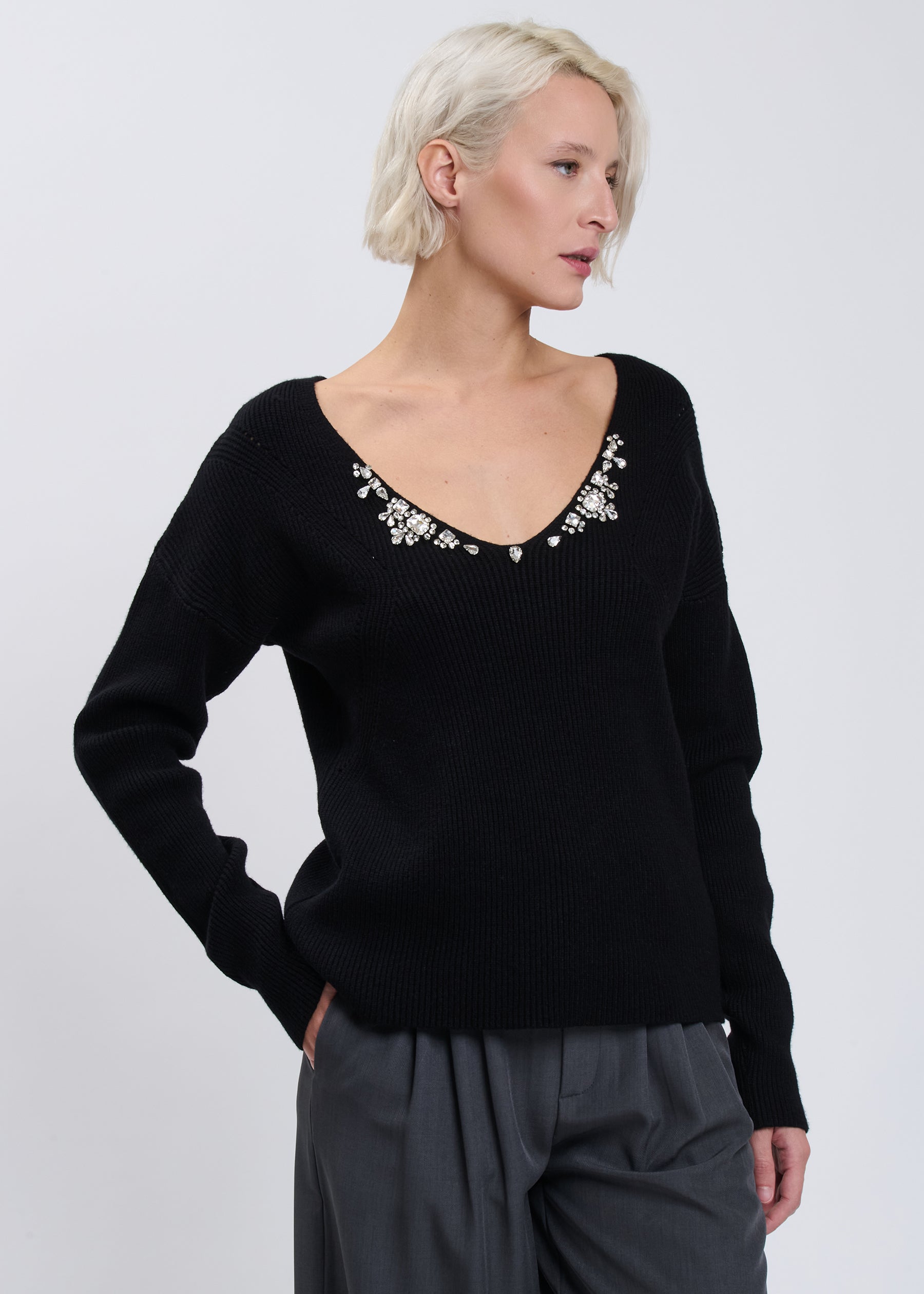 04H24064BLACK_3.jpg