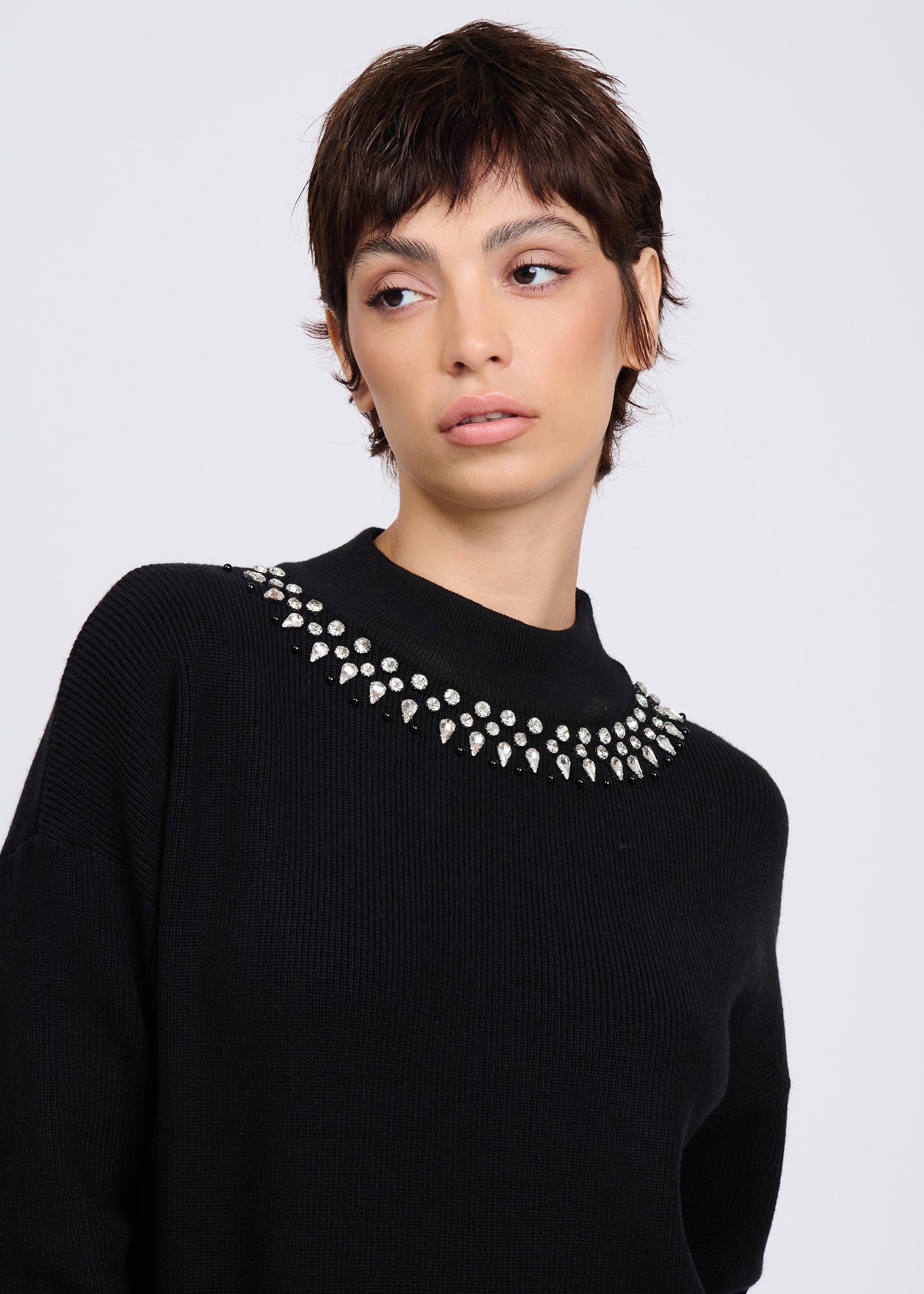 04H93399BLACK_4.jpg