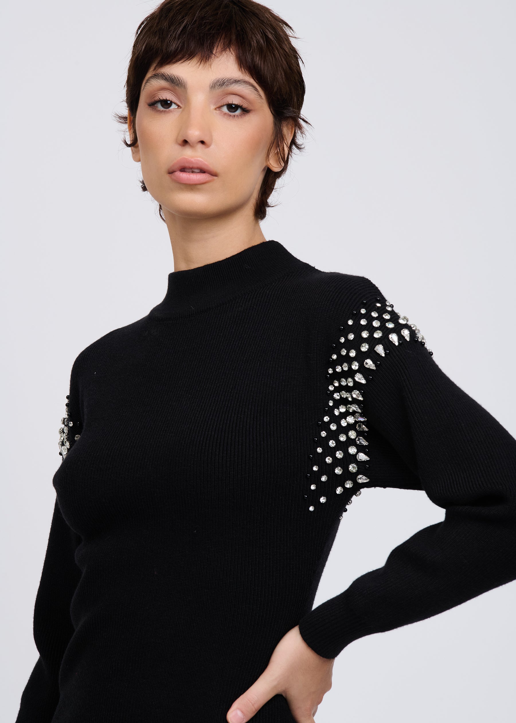 04H93400BLACK_4.jpg