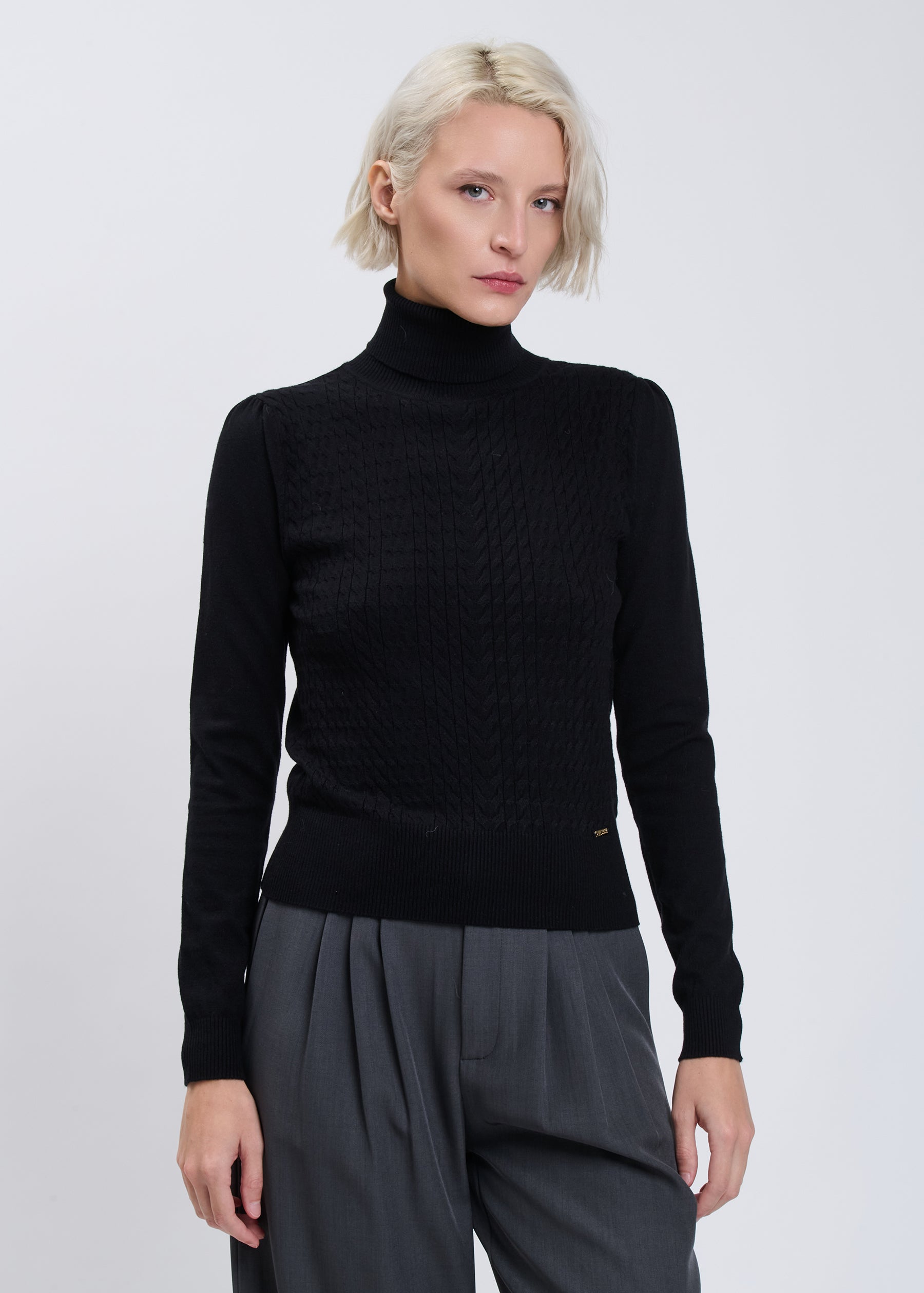 04H95256BLACK_2.jpg