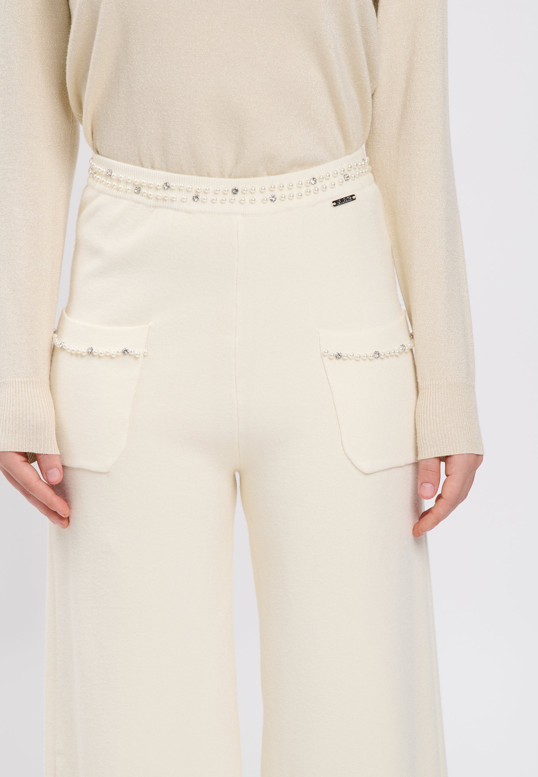 PANTS Ivory 04H95301