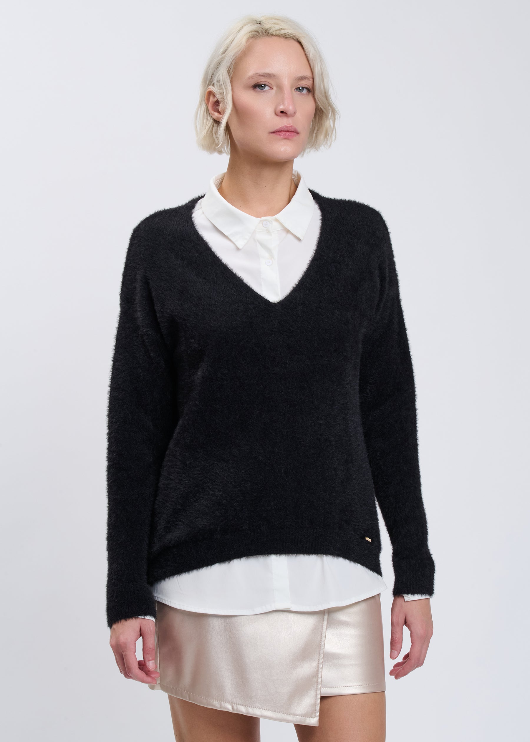 04H95925BLACK_2.jpg