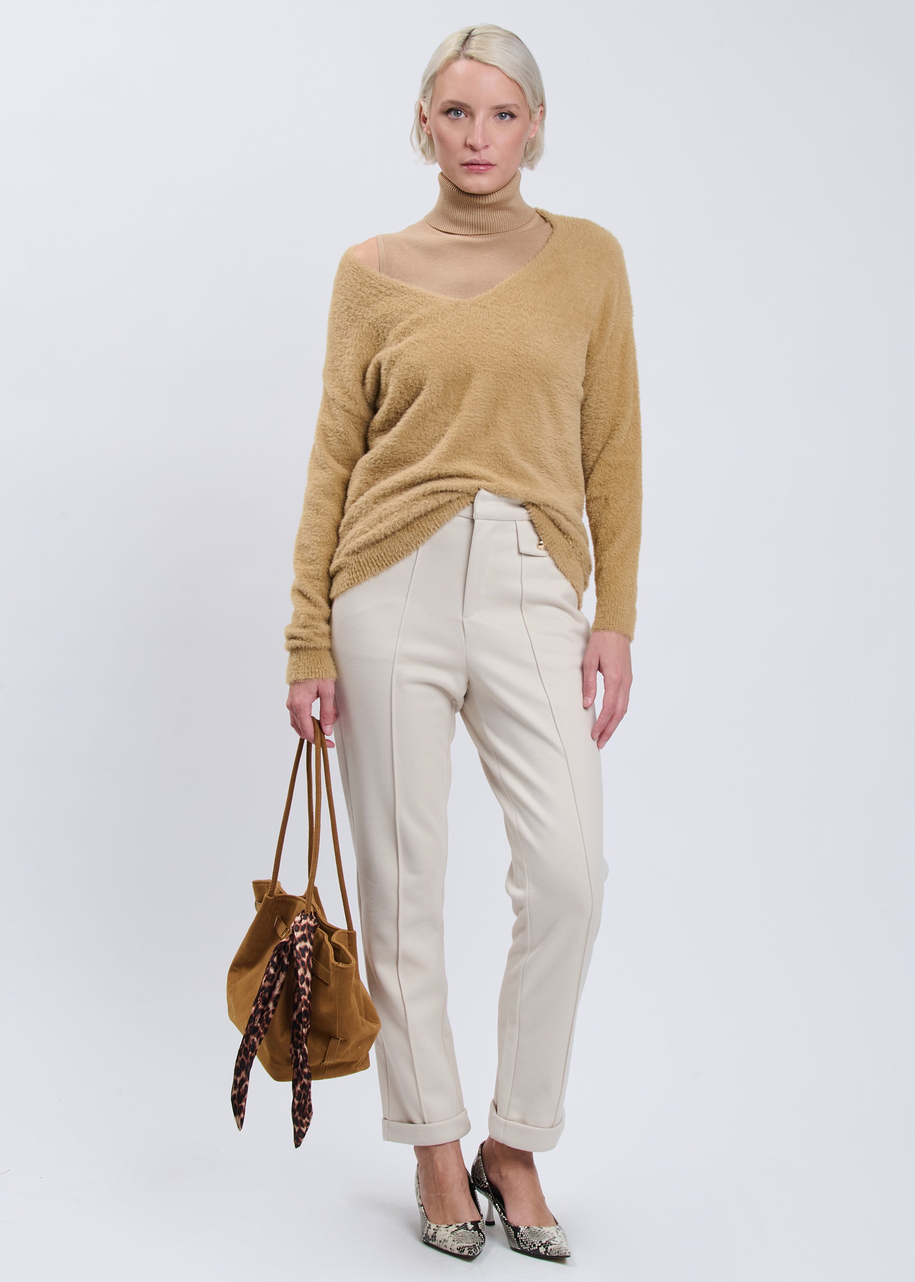 04H95925CAMEL_2.jpg
