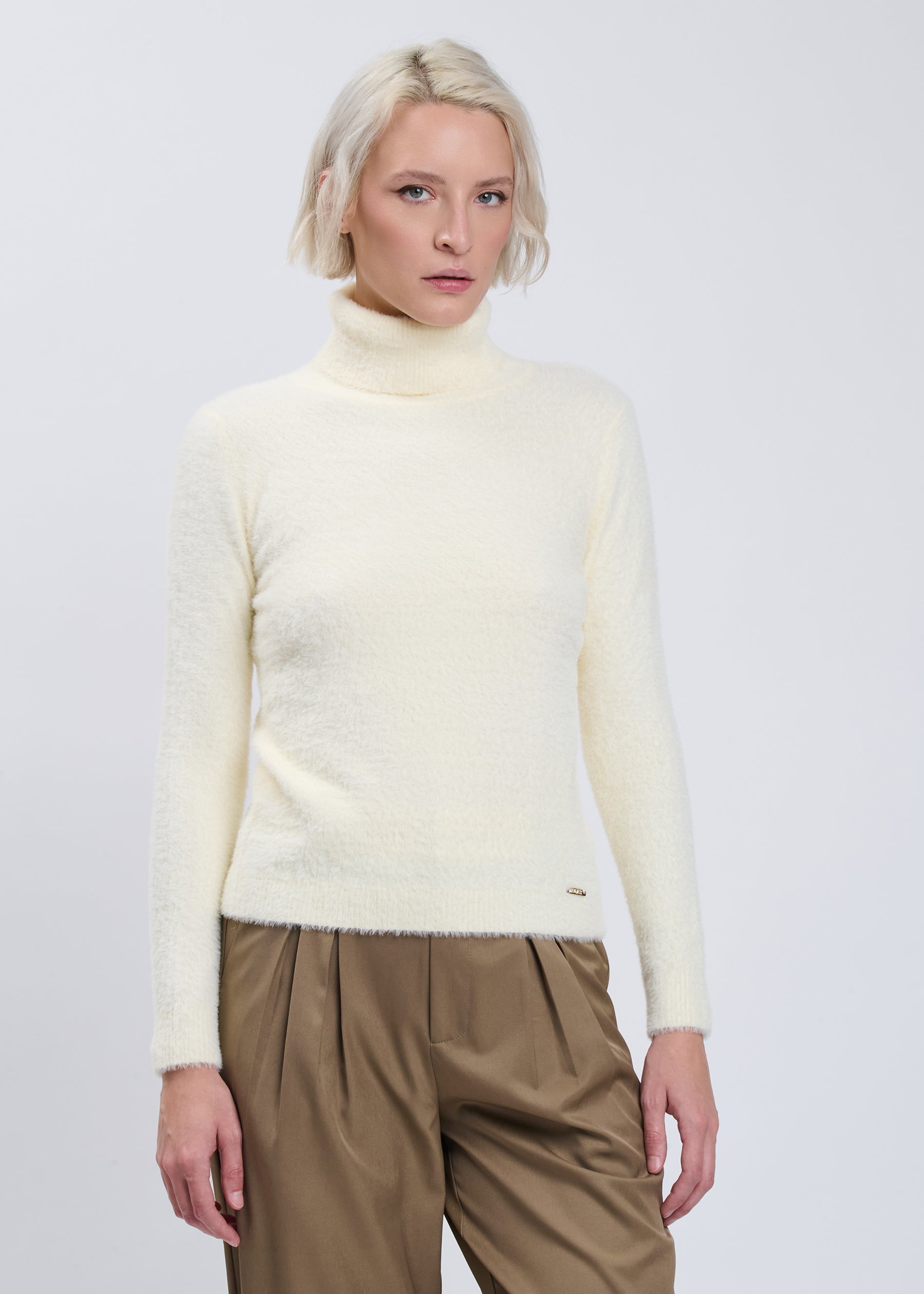 04H95927IVORY_2.jpg