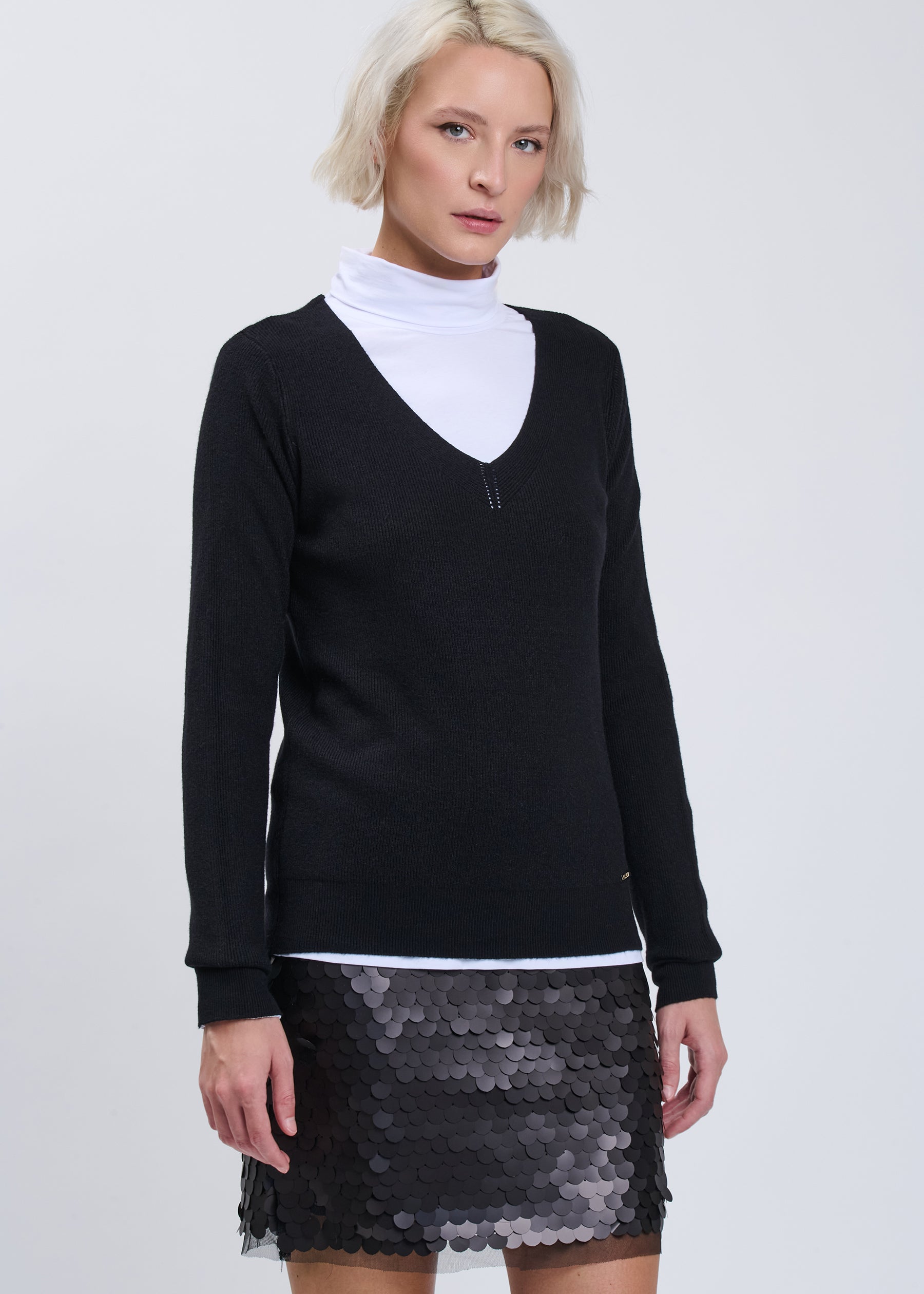 04H98640BLACK_2.jpg