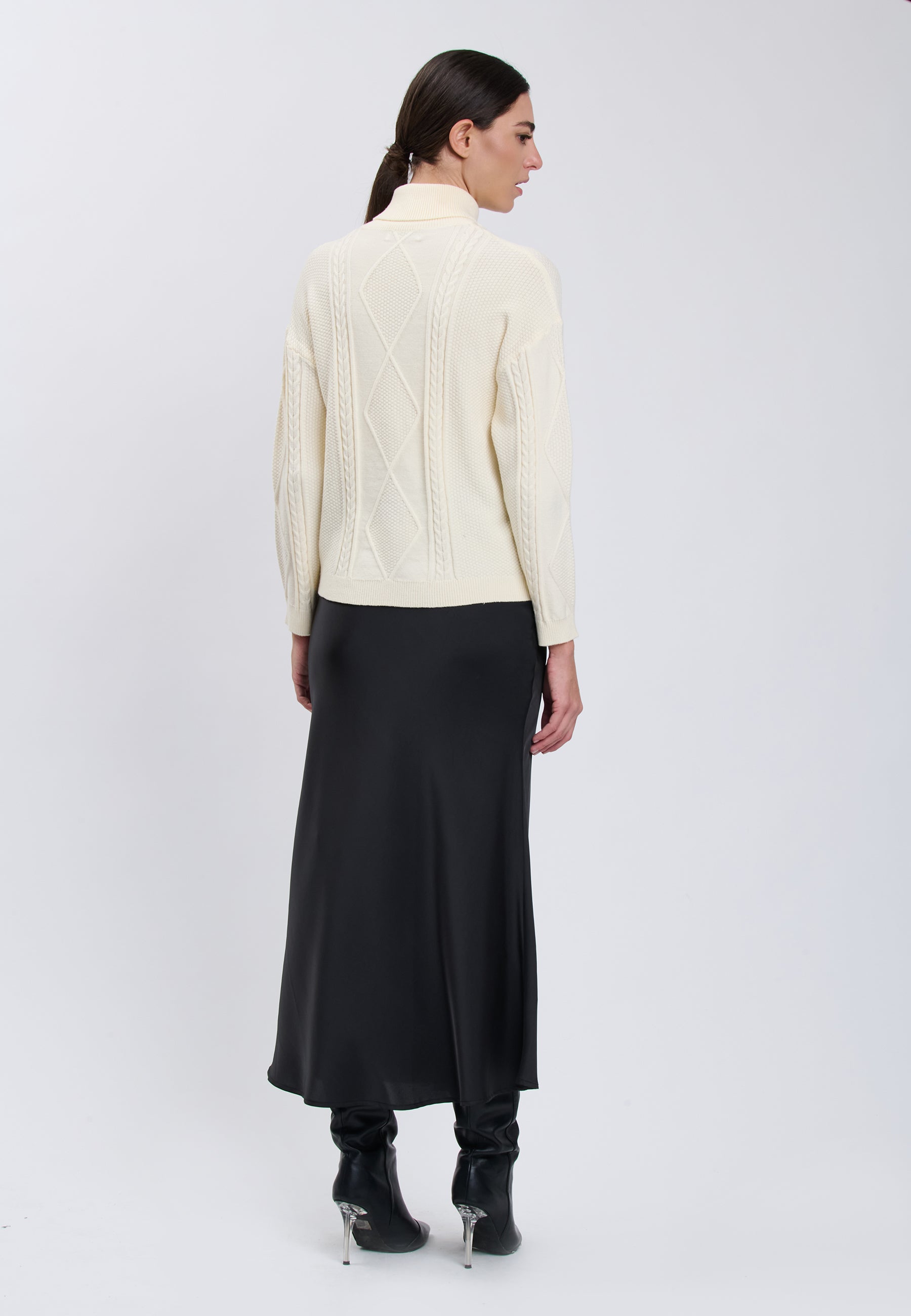 PULL Ivory 04J7410