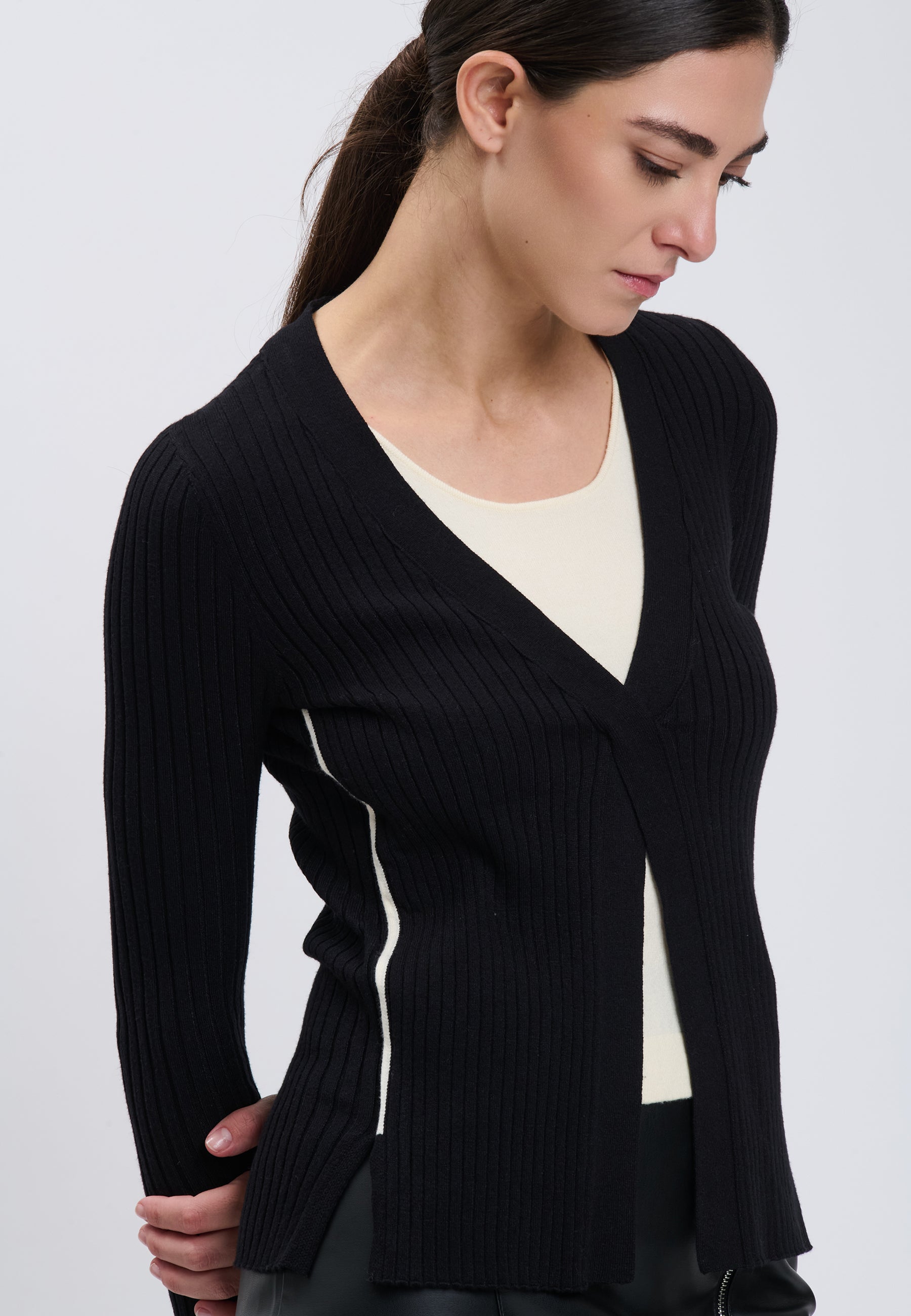 PULL Black/Ivory 04J7539