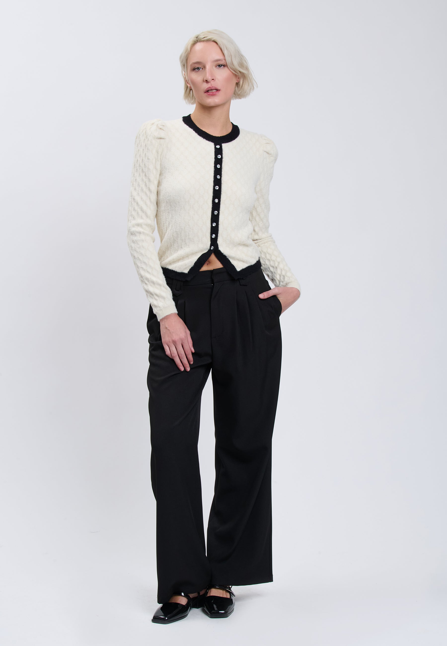 PULL Ivory/Black 04J7556