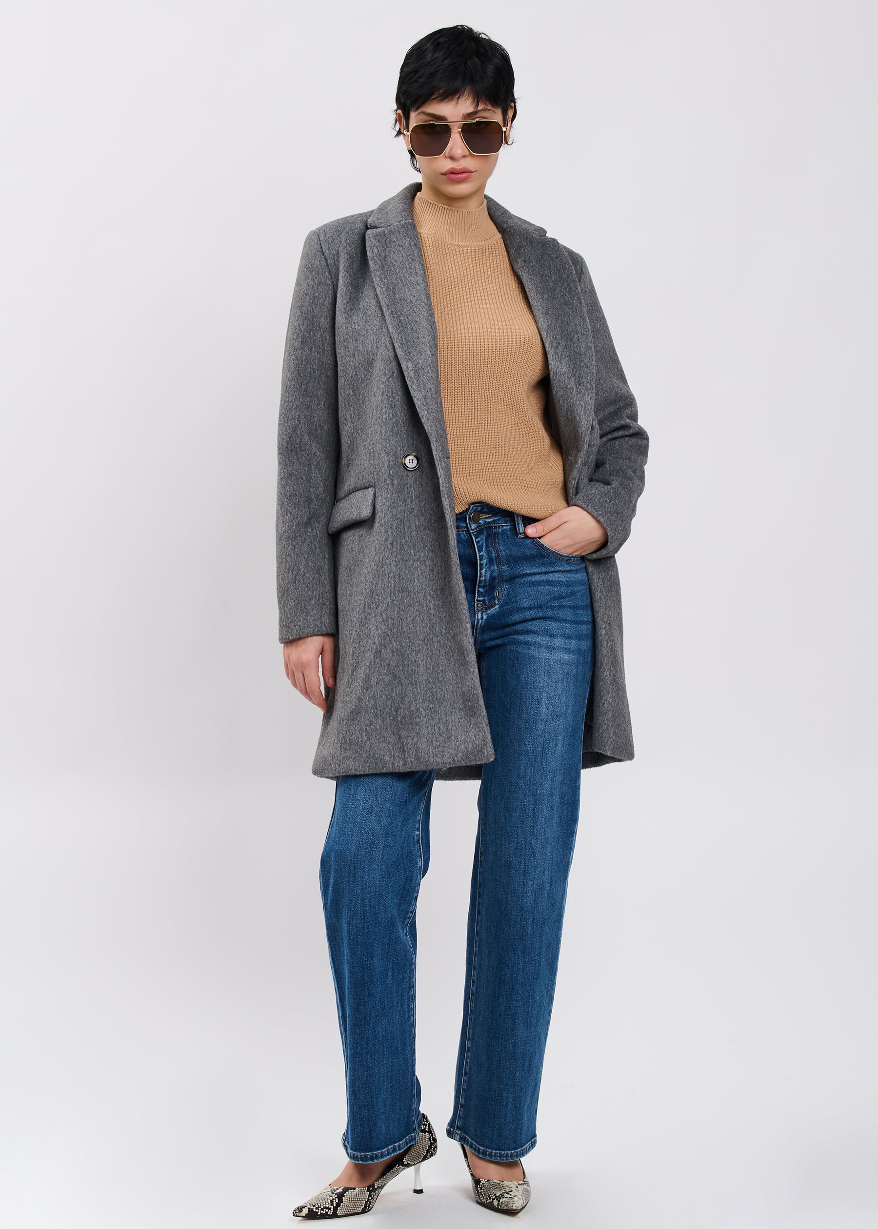 04J7603CAMEL_2.jpg