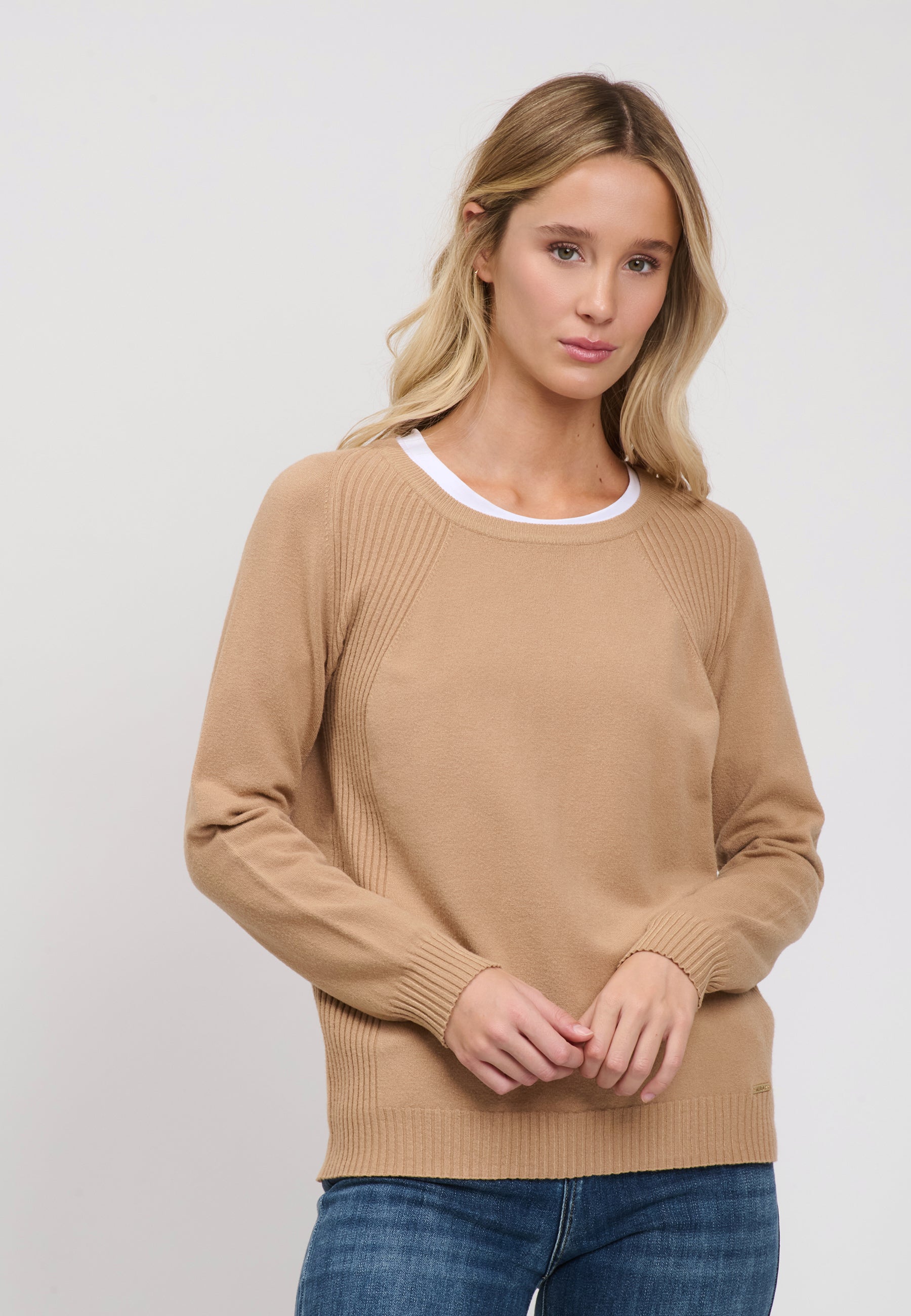 PULL Camel 04J7651