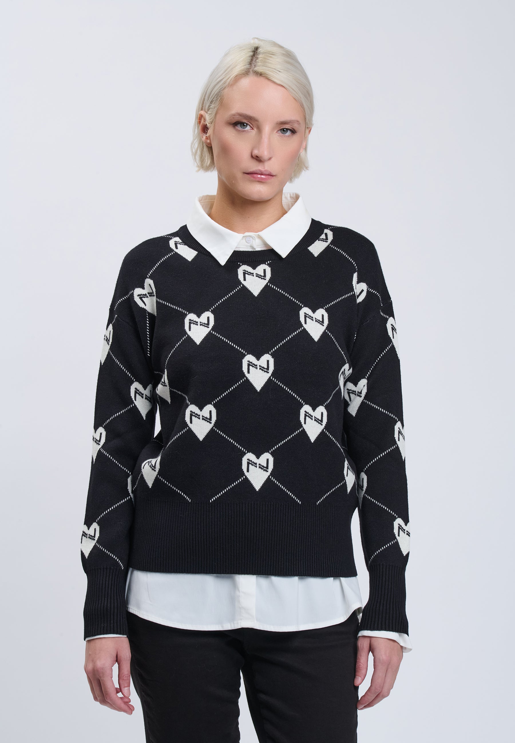 PULL Black 04J7840