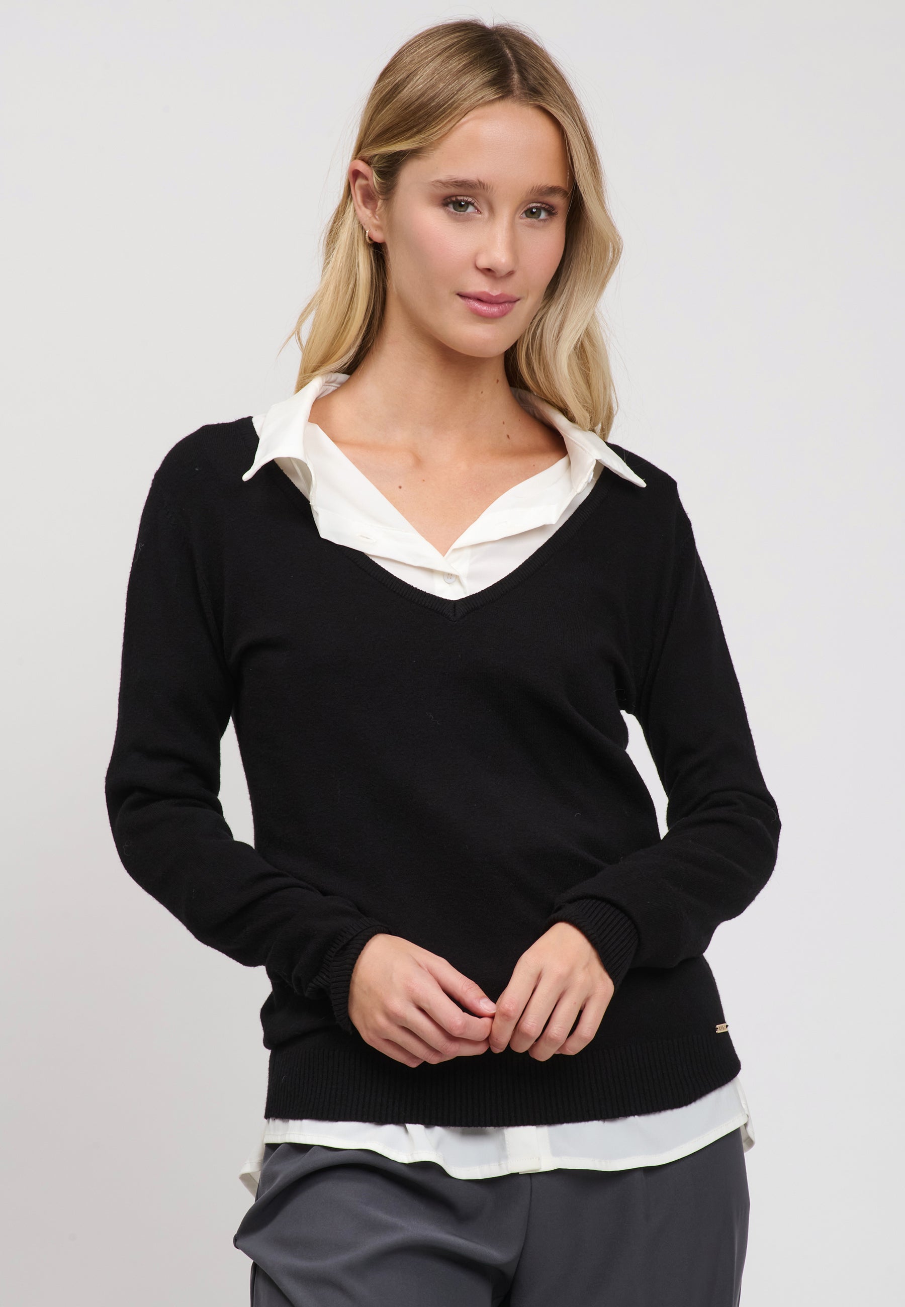 PULL Black 04J7856