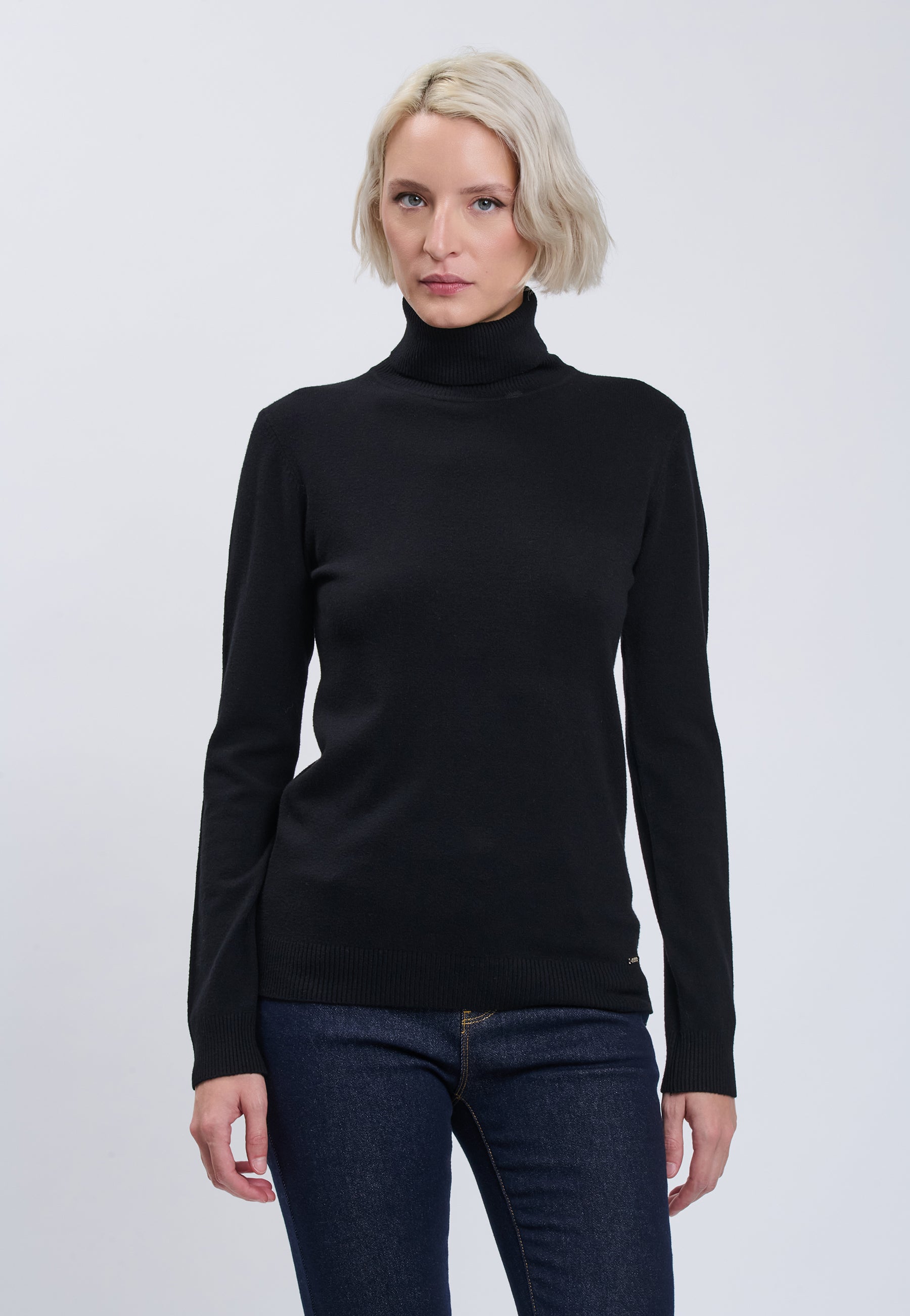 PULL Black 04J7858