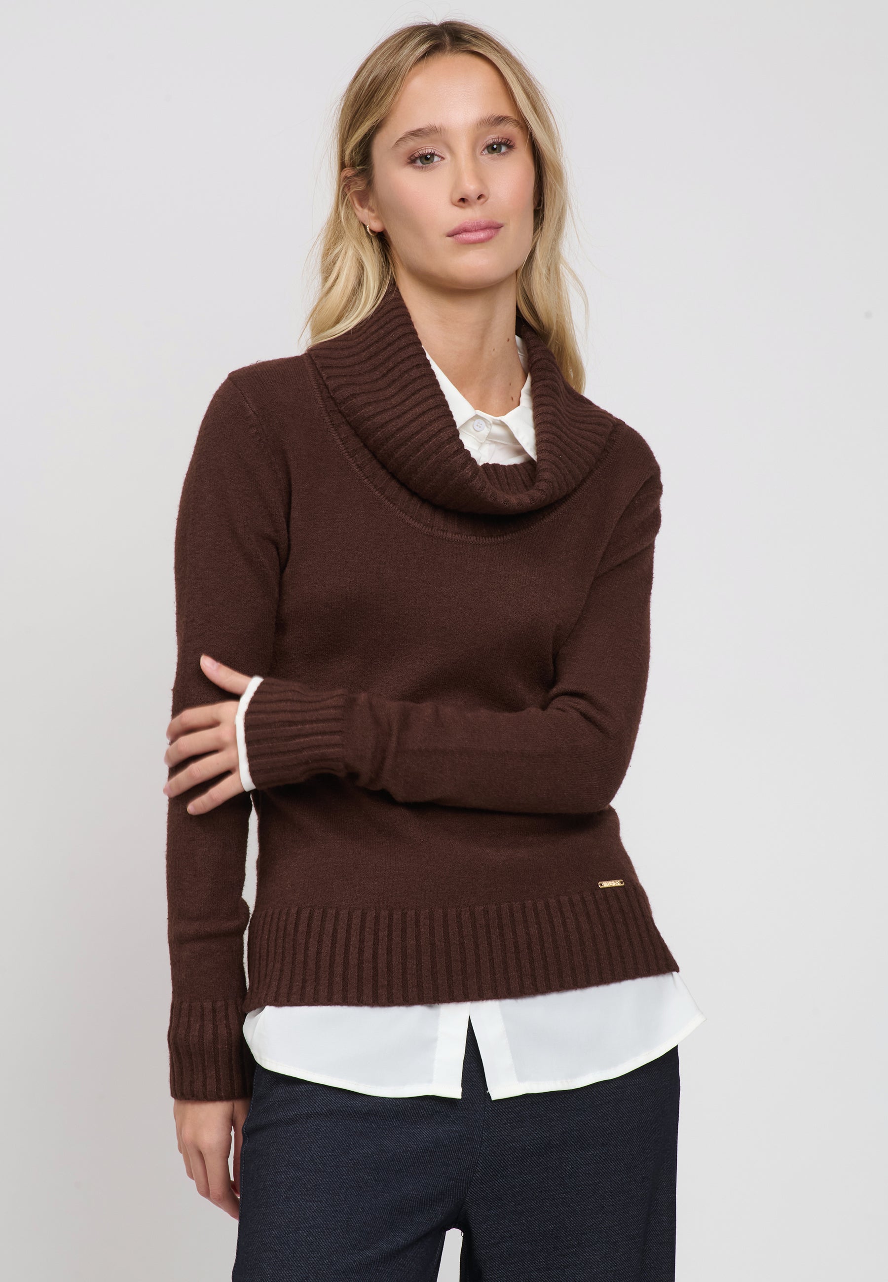 PULL Brown 04J7864