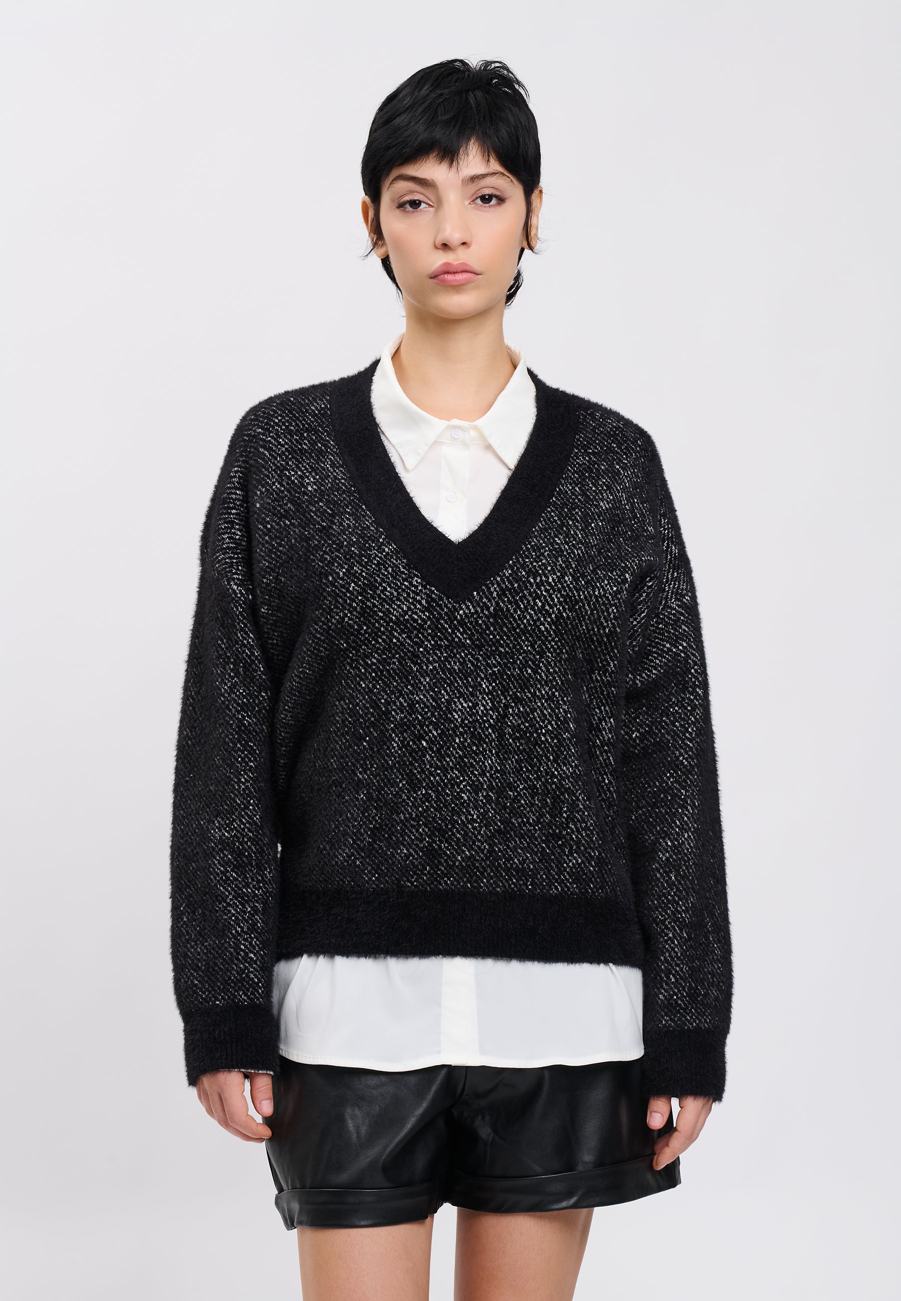 PULL Black/Ivory 04Q10331