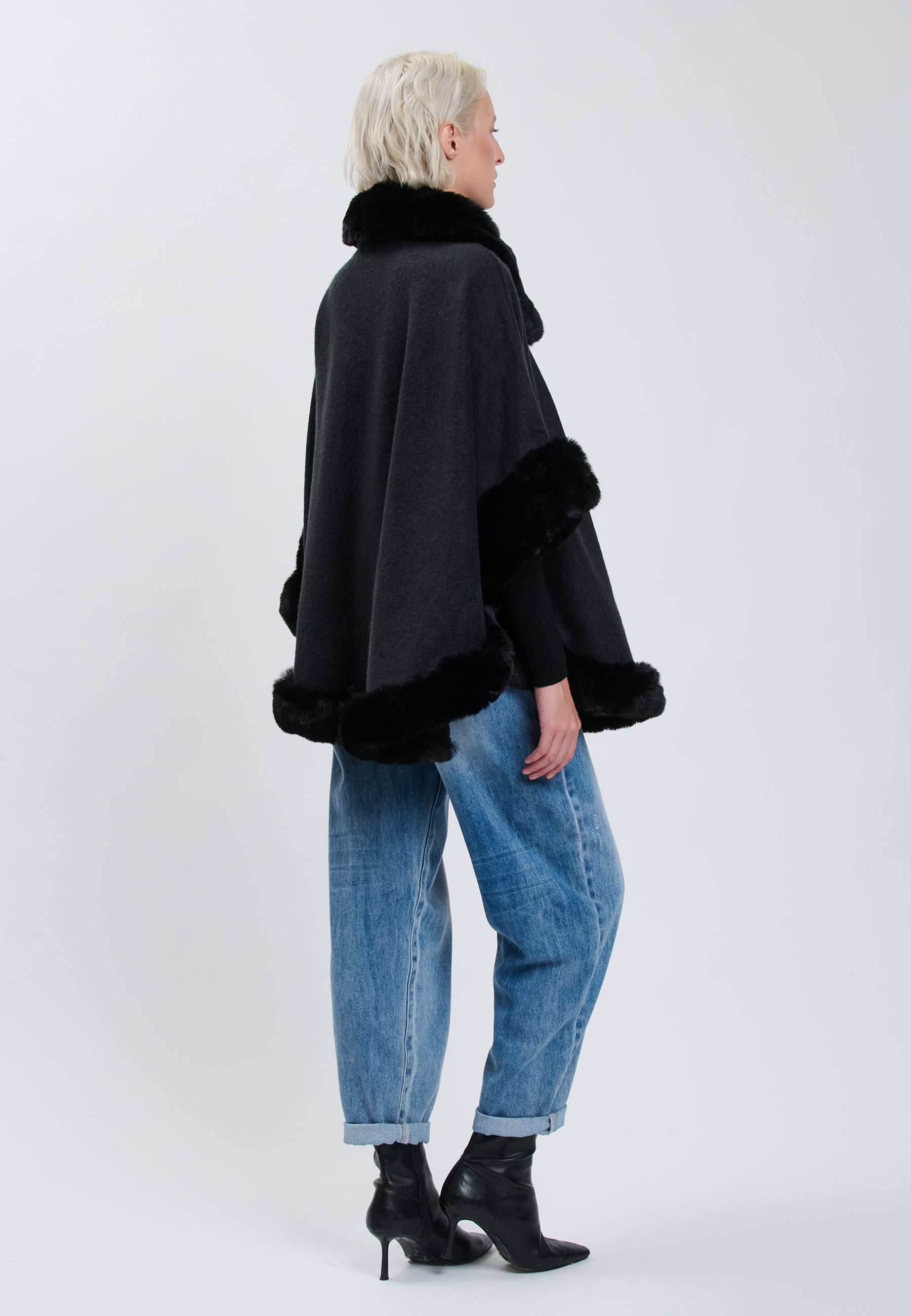 CAPE Black 04SH043