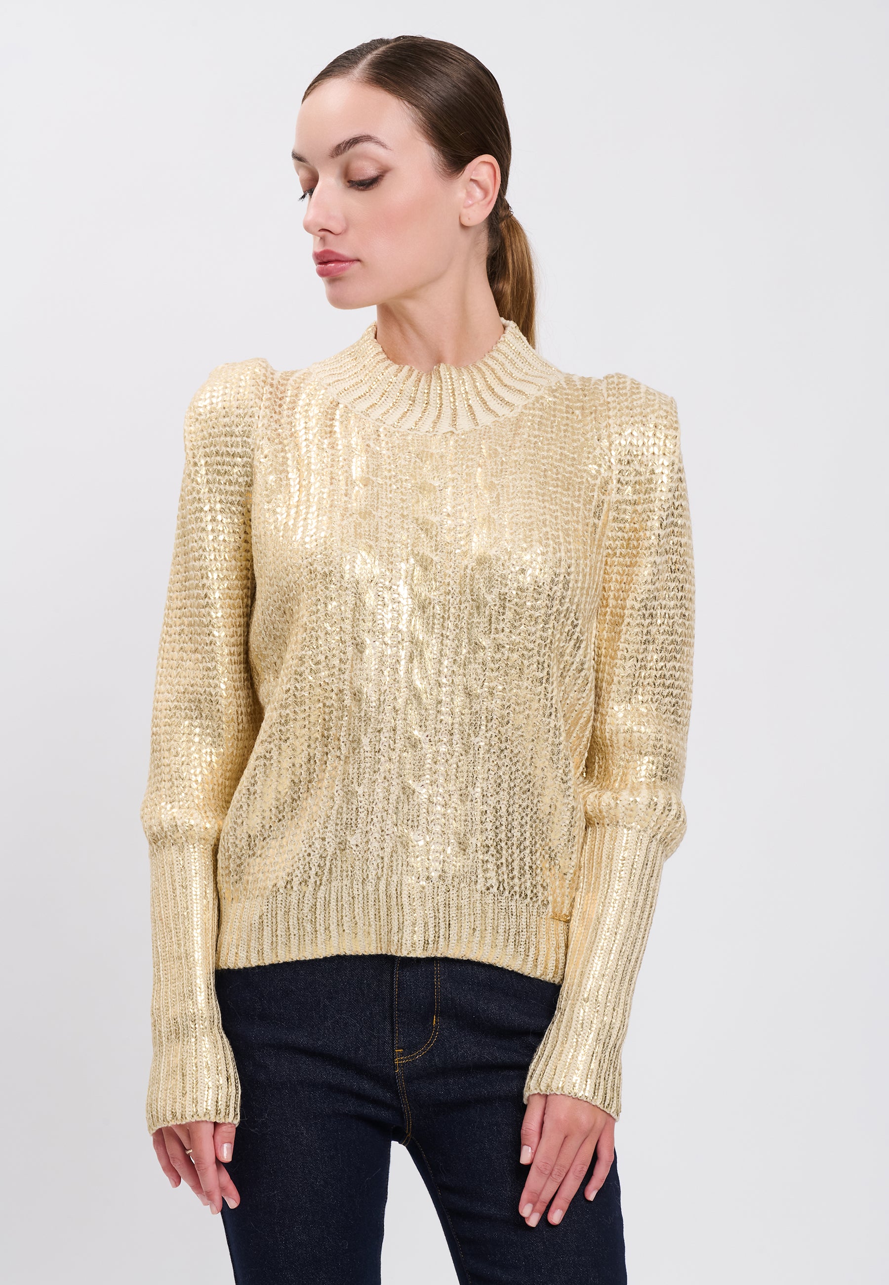 PULL Ivory/Gold 04V074