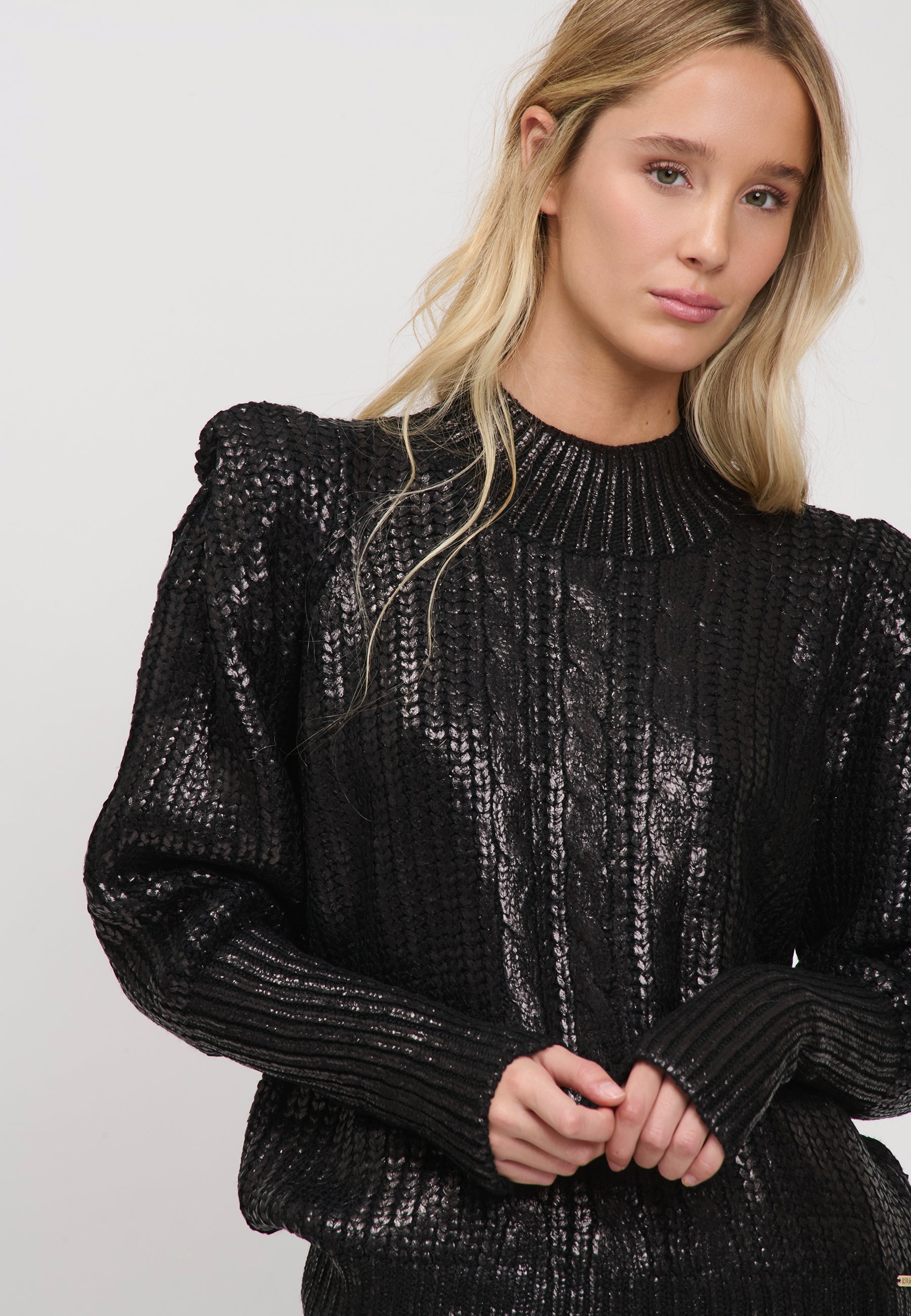 PULL Black/Black 04V074