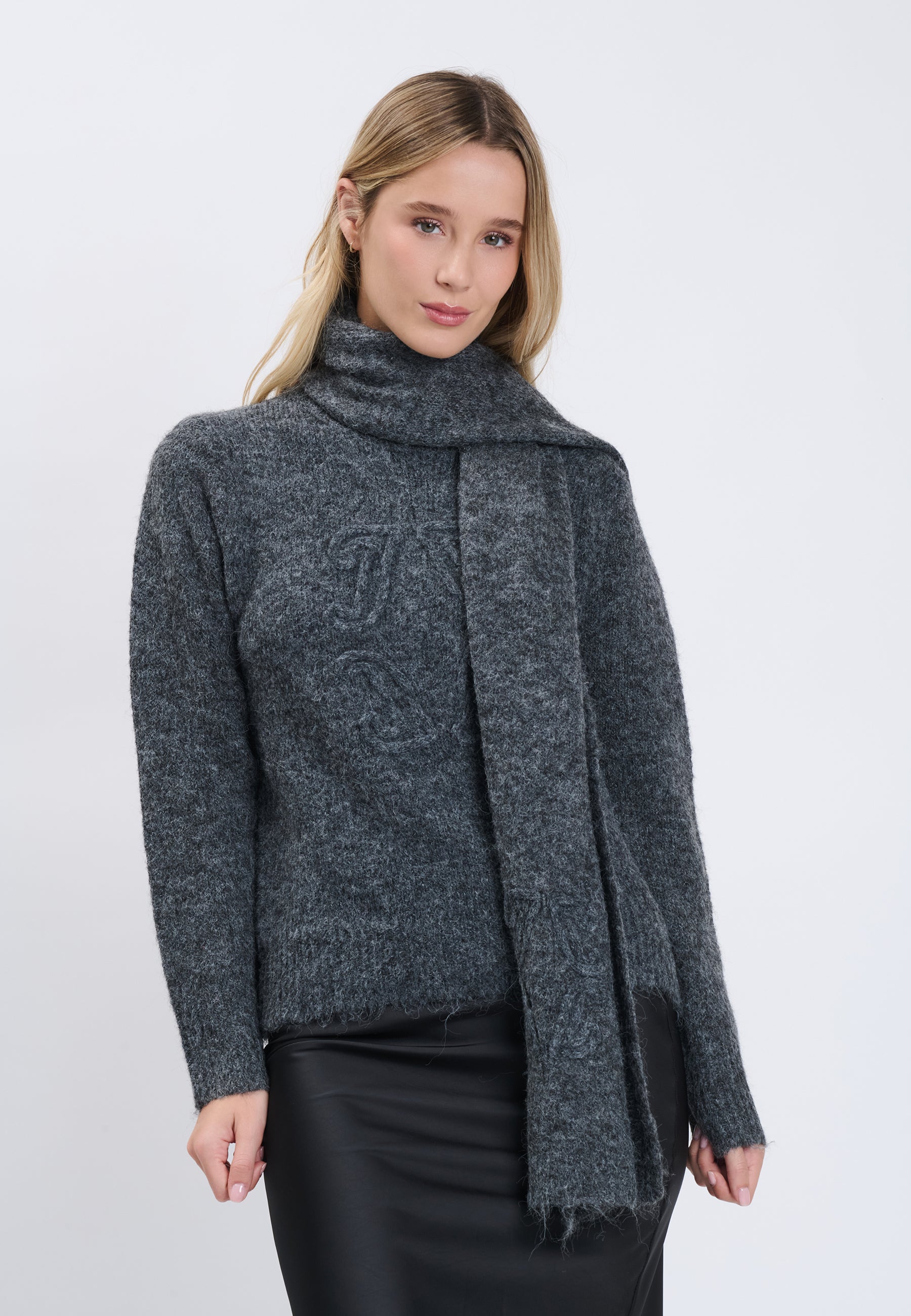 PULL + KNITTED SCARF Smoke 04V080