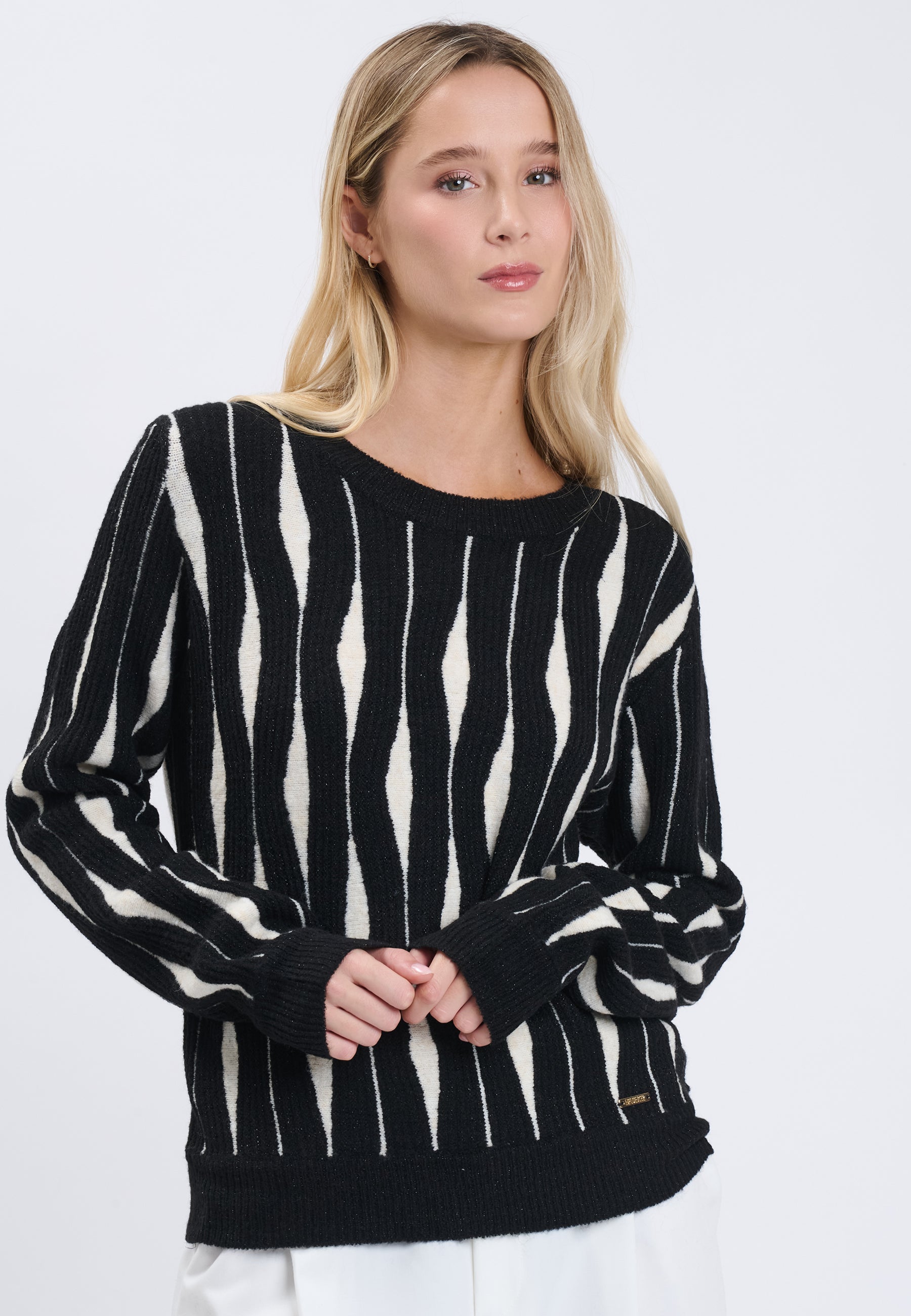 PULL Black/Ivory 04Y148