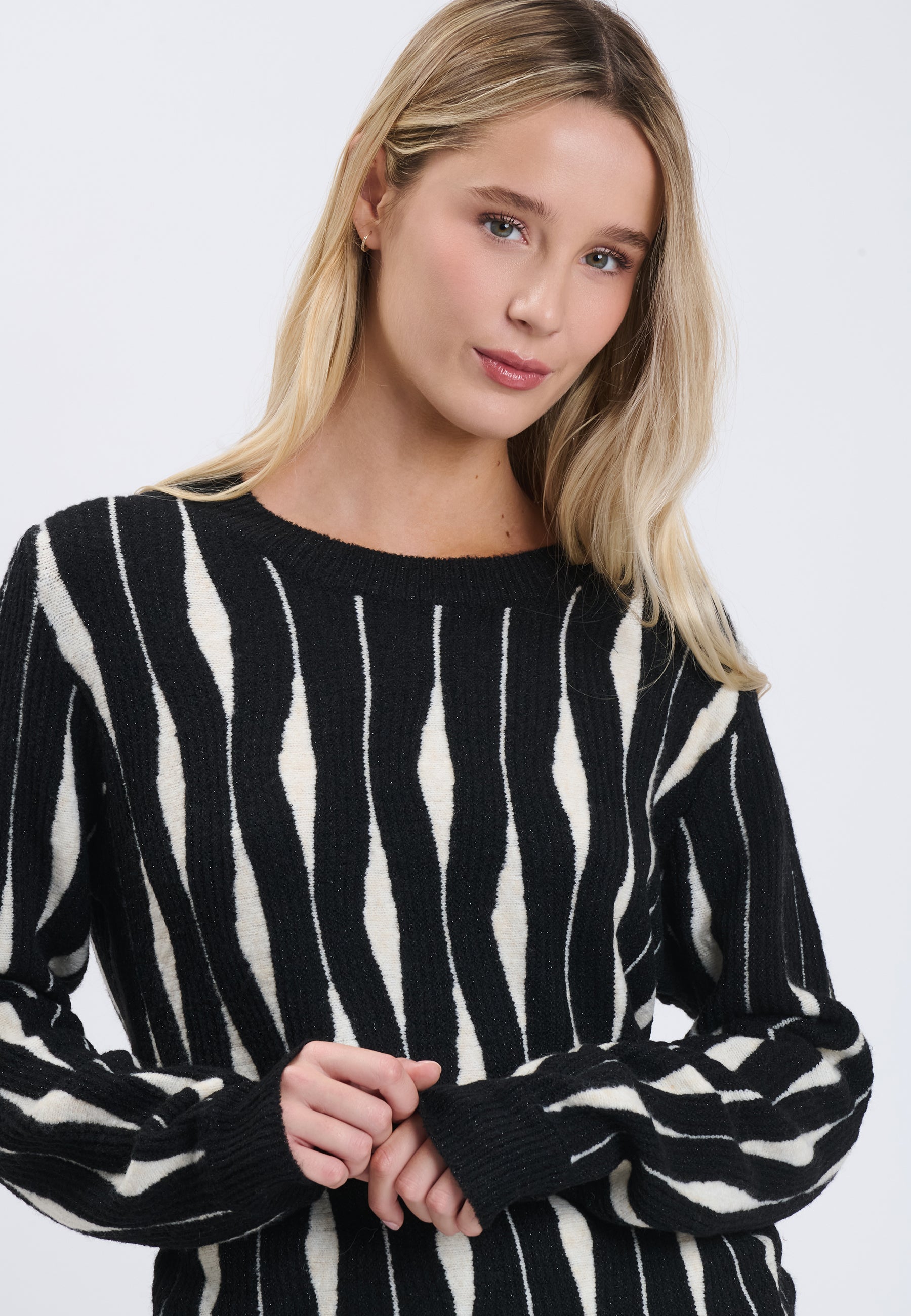 PULL Black/Ivory 04Y148