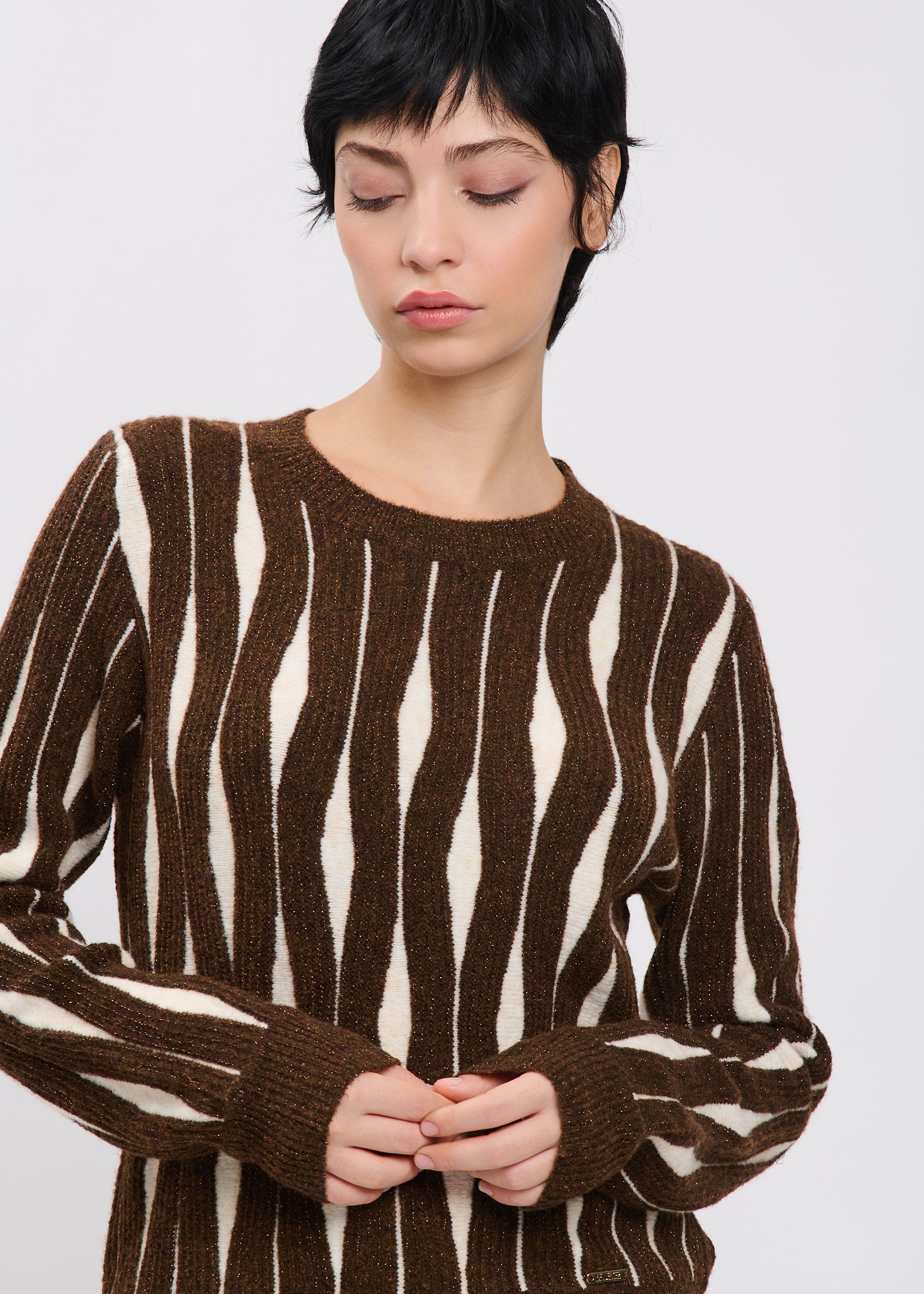 04Y148BROWN_4.jpg