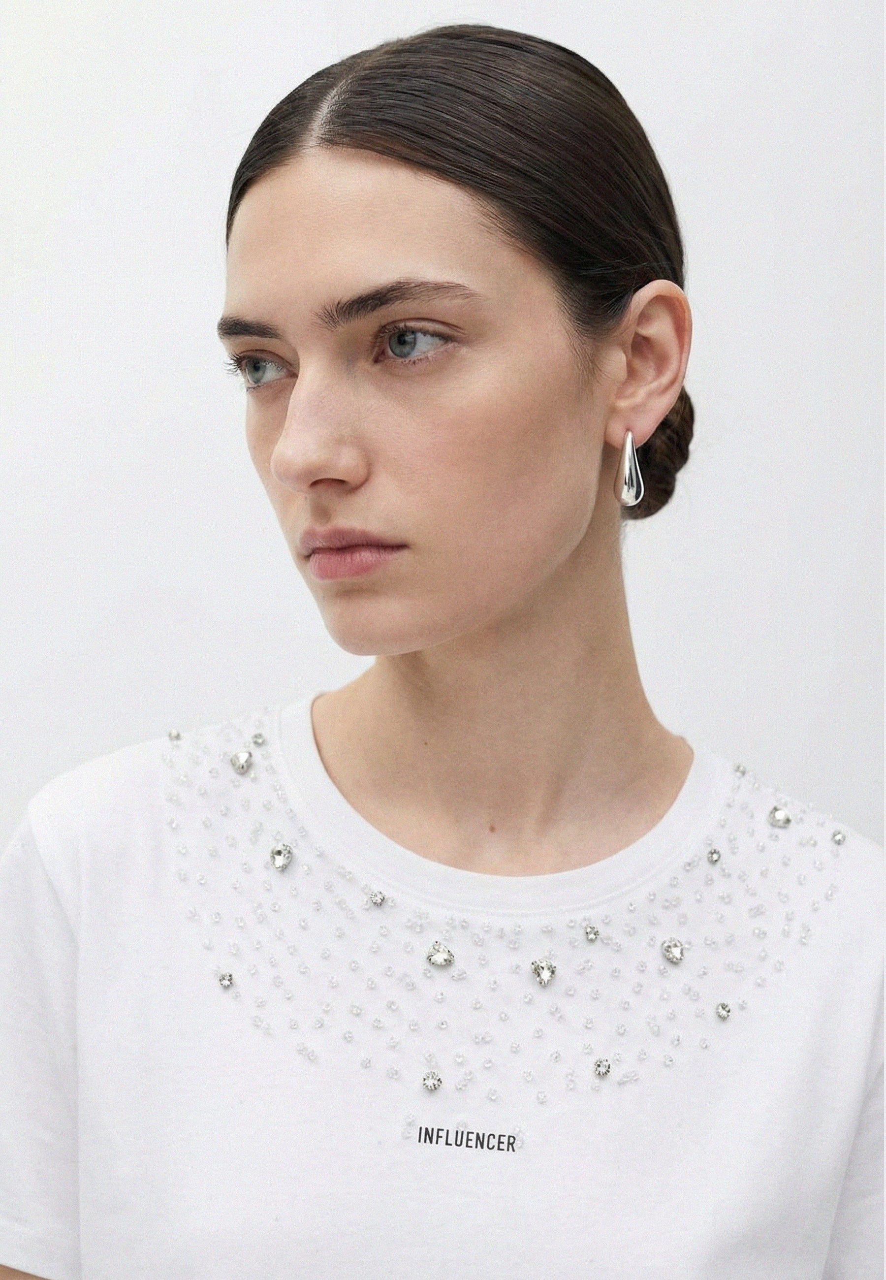 05G0526WHITE2.jpg
