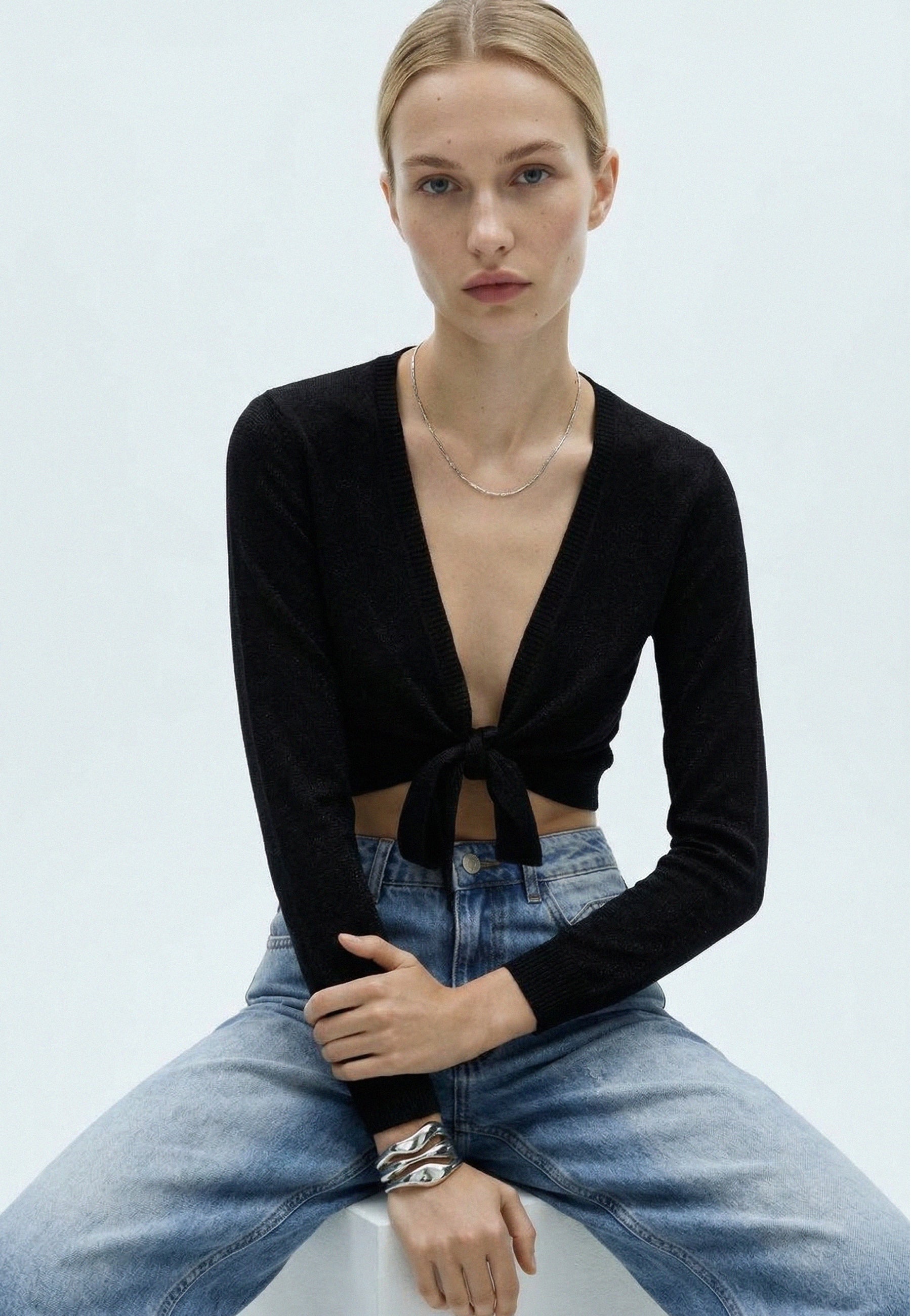 05J7748BLACK2.jpg