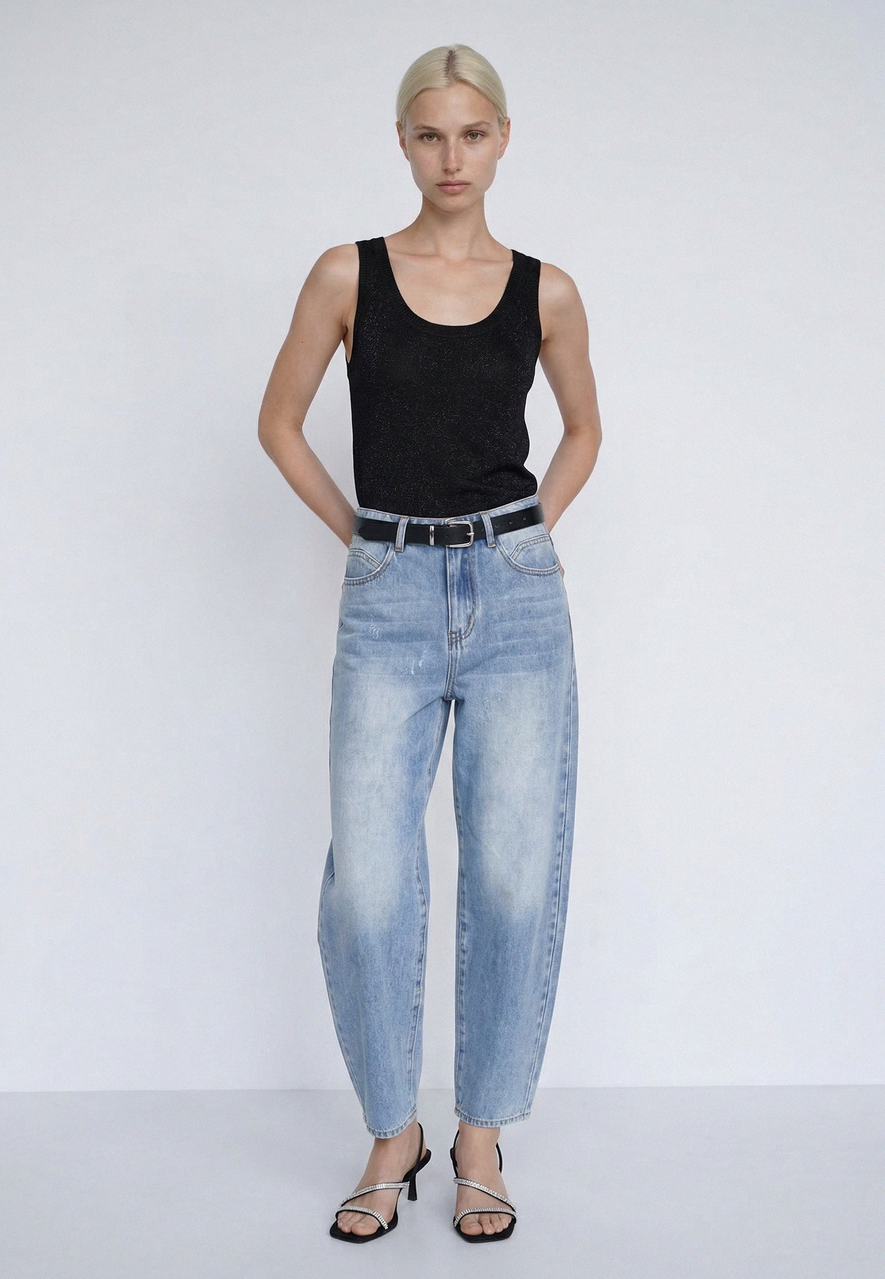 05J7749BLACK1.jpg