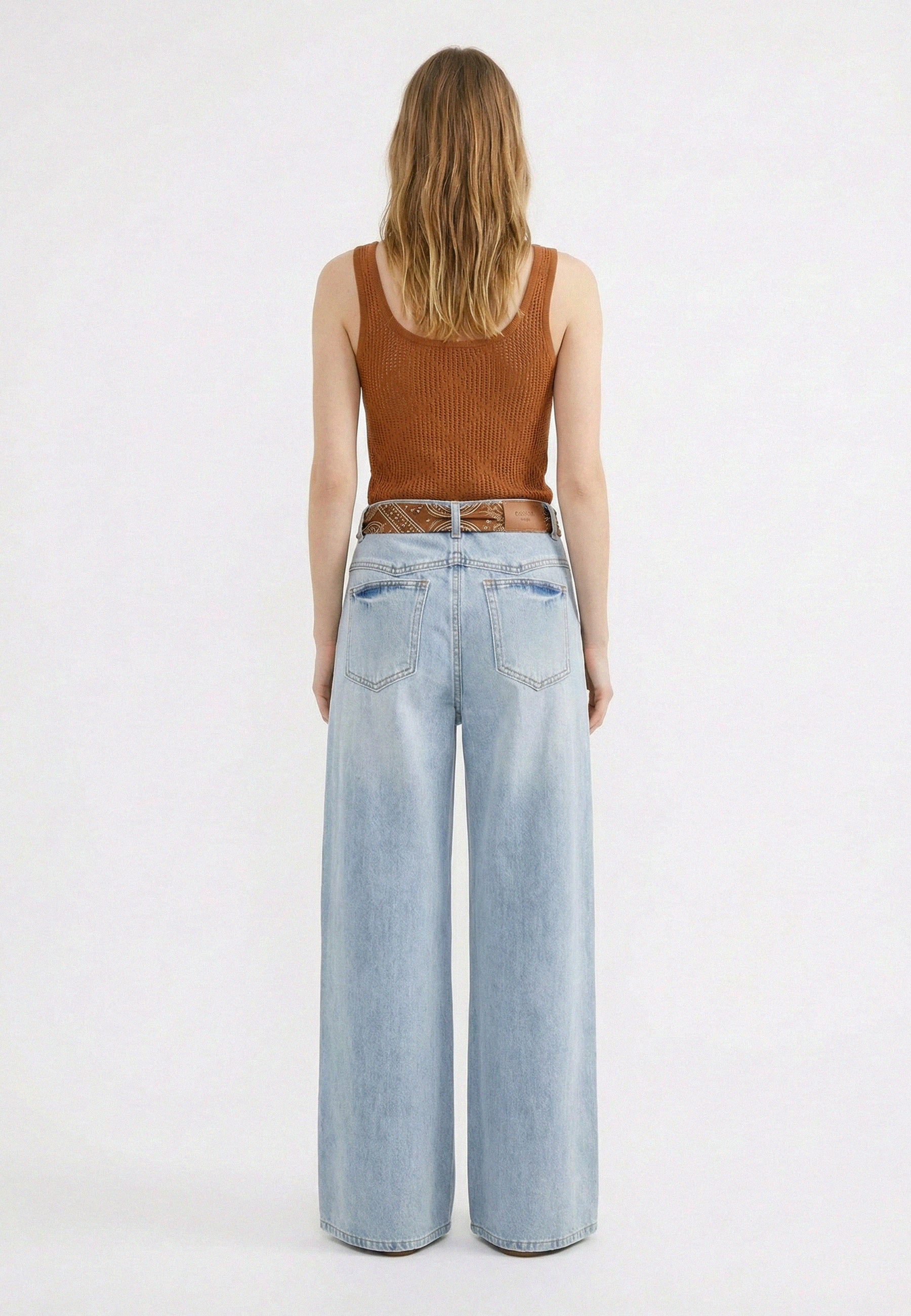 TOP Tobacco 05Q10370