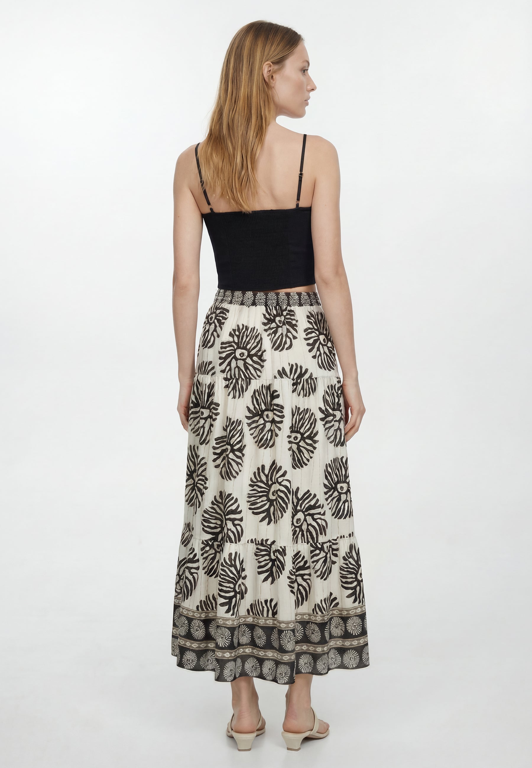 05T0078BLACK3.jpg