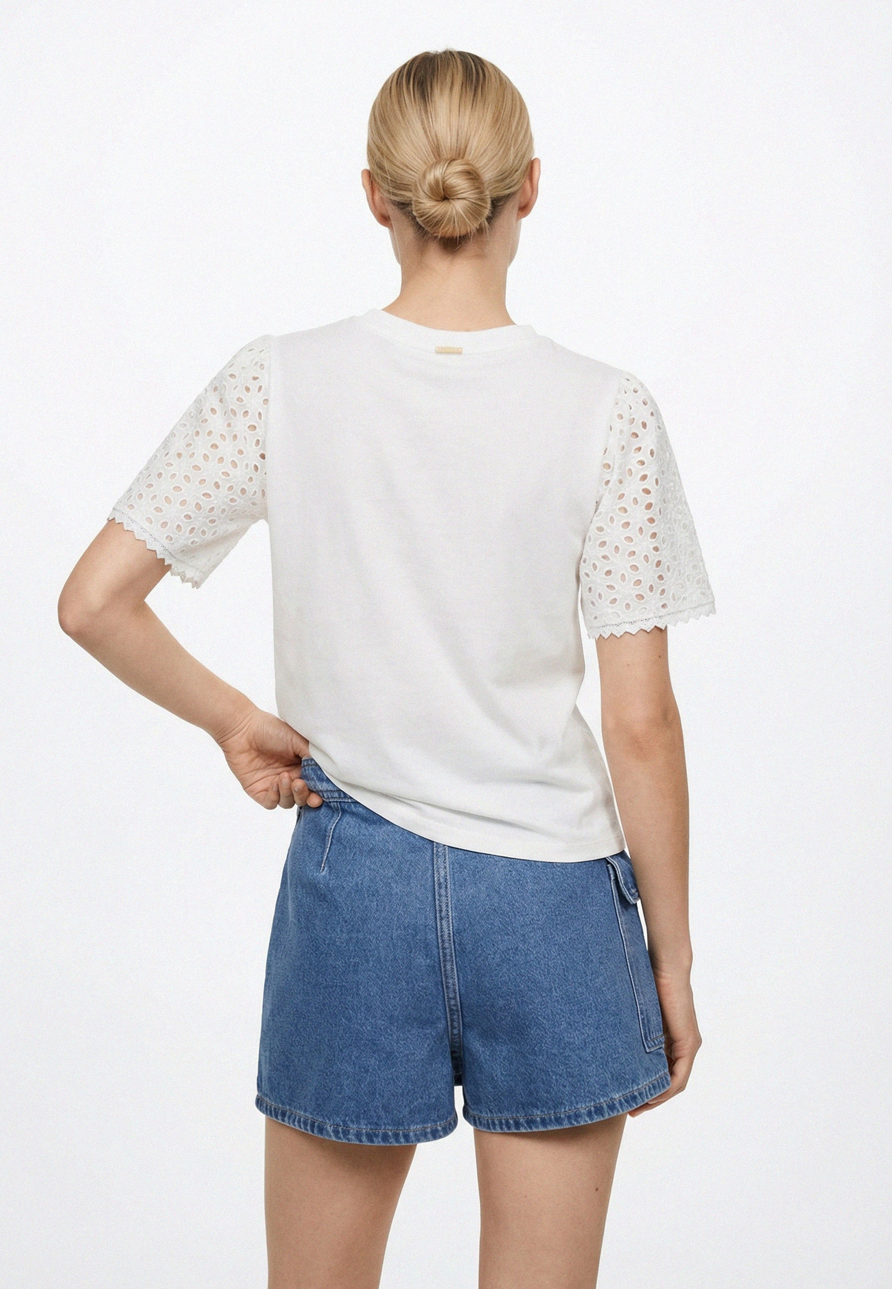 T-SHIRT White 05Y168