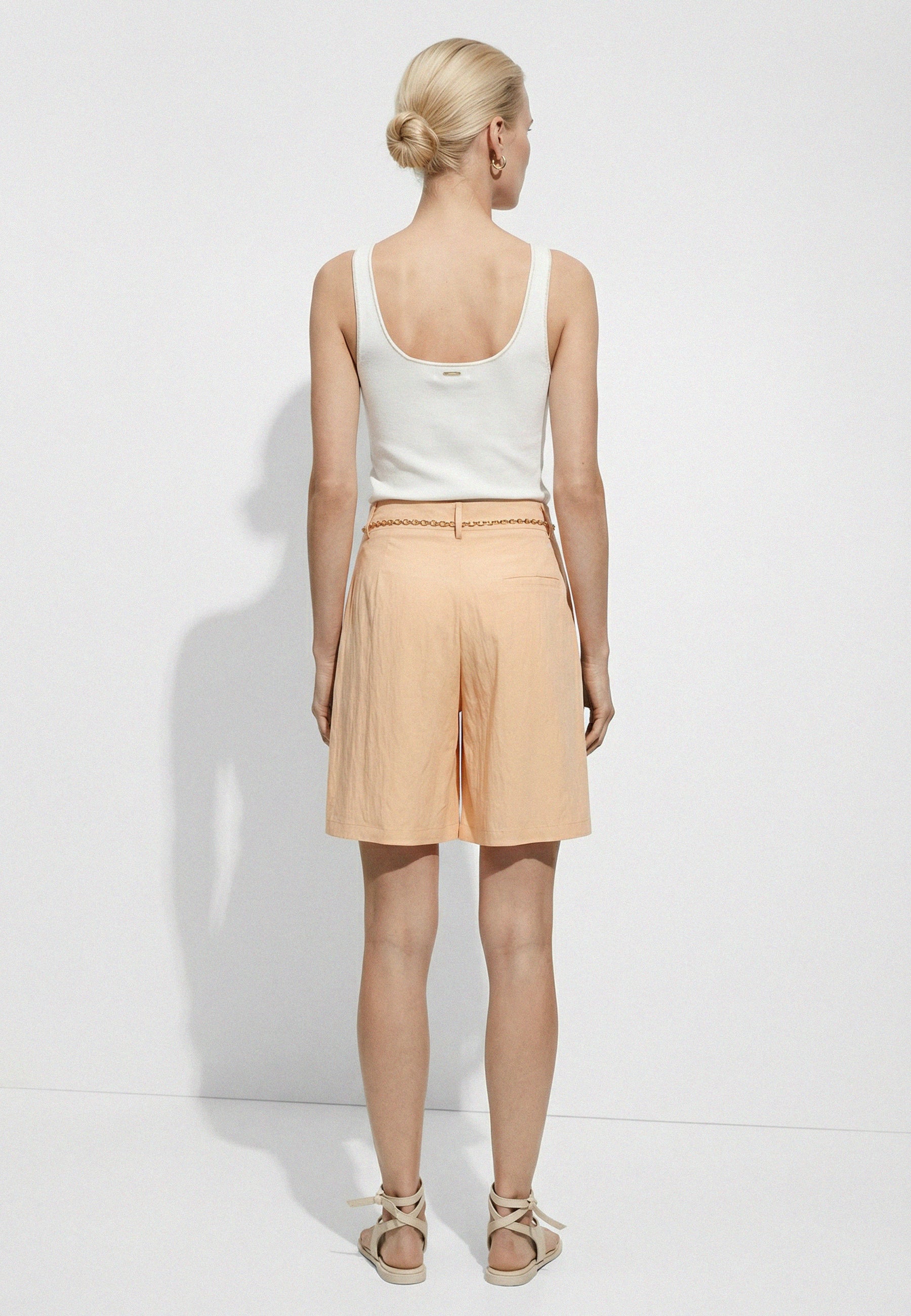 05Y172APRICOT3.jpg