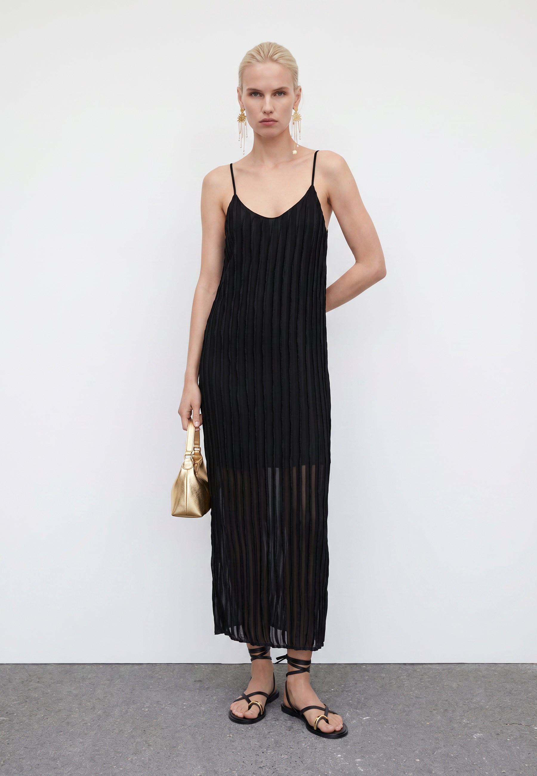 DRESS Black 05Y182