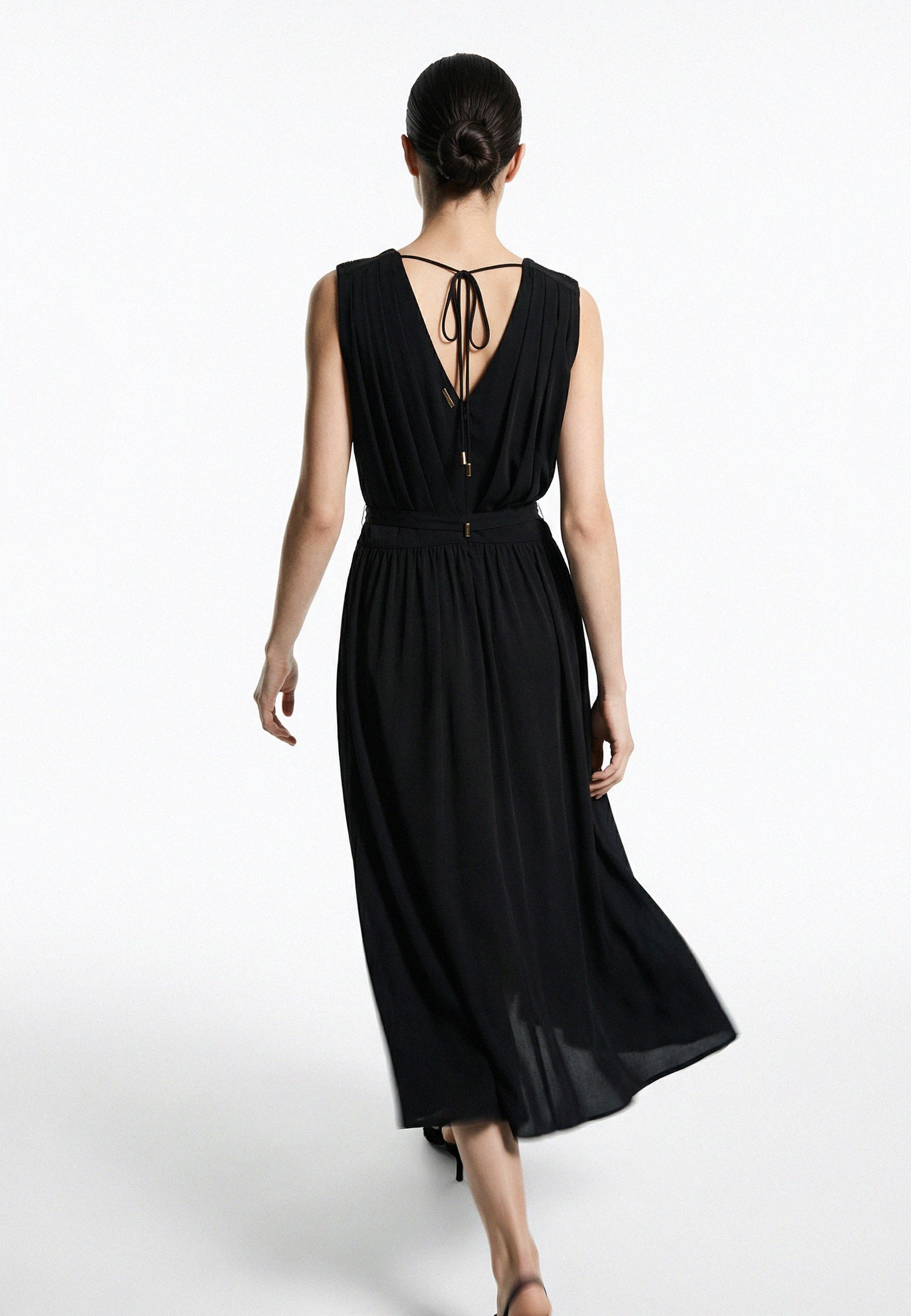 DRESS Black 05Y186