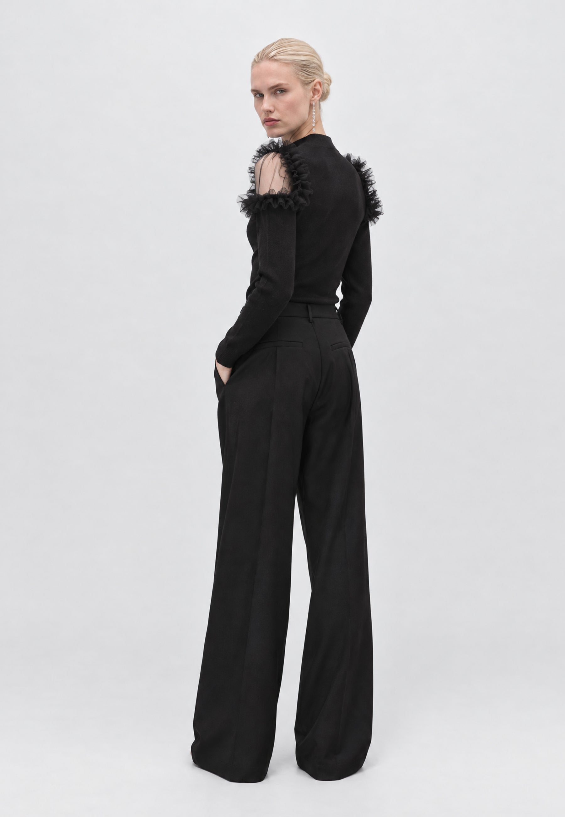 06H952173BLACK3.jpg