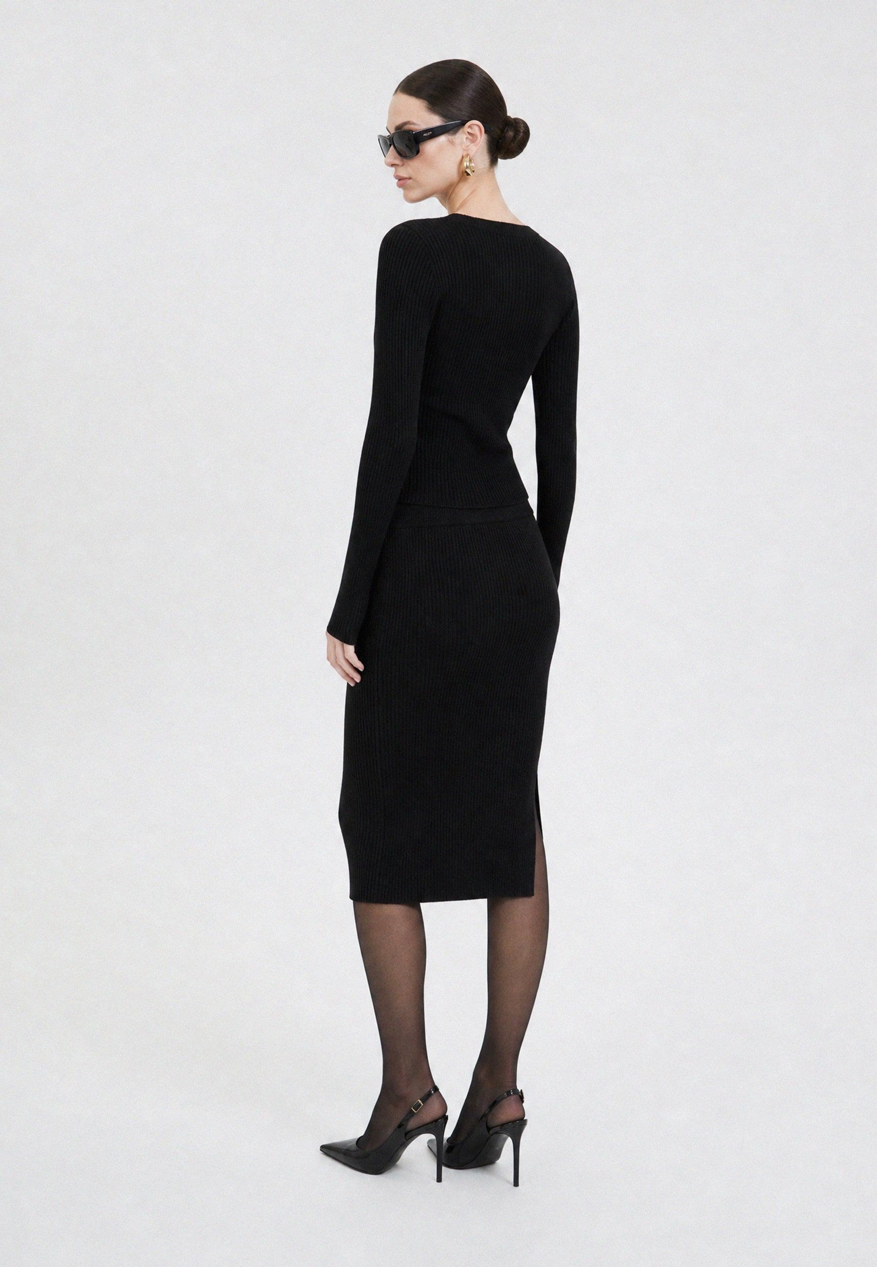 PULL Black 06H953077