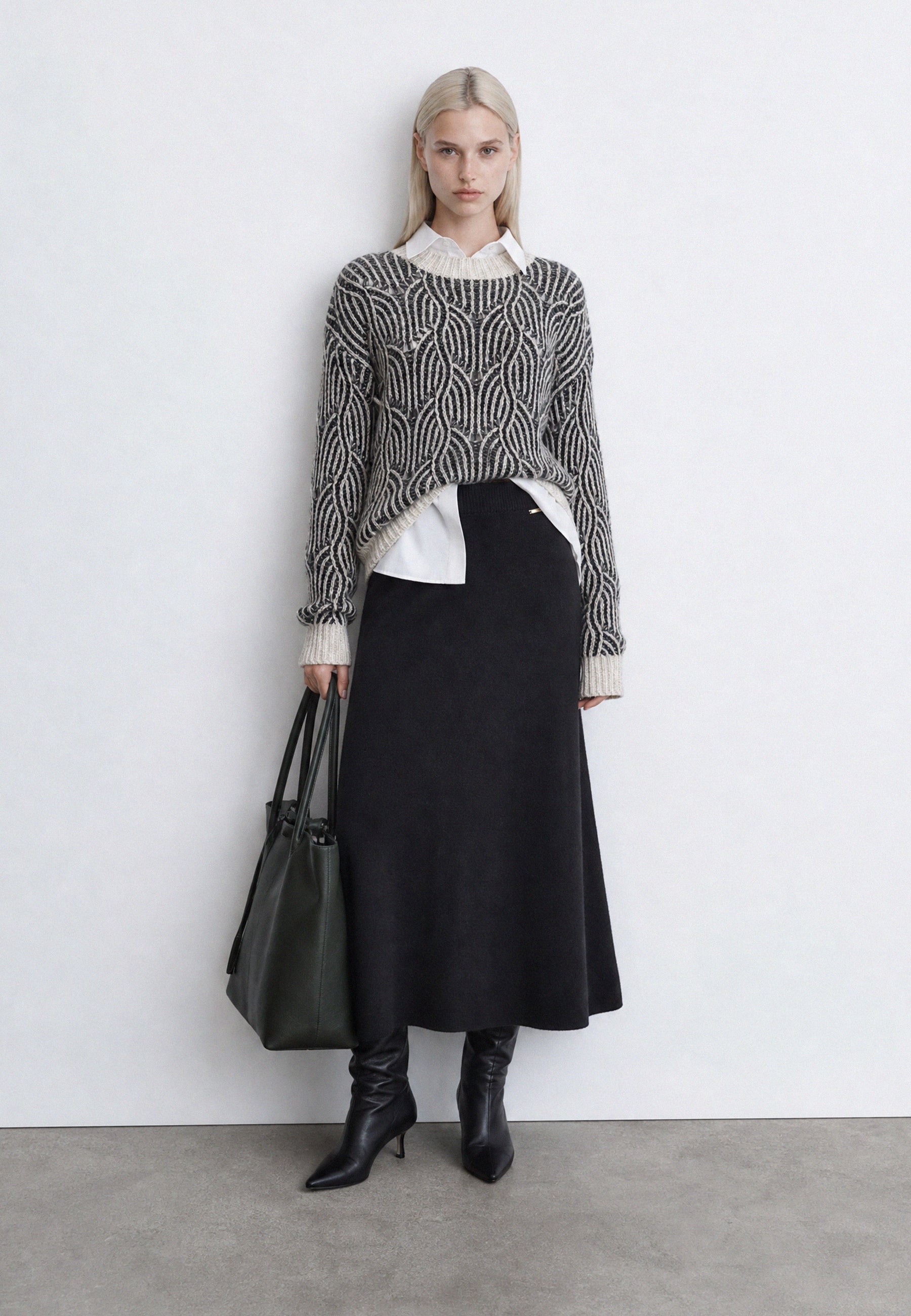 06H95610BLACK1.jpg