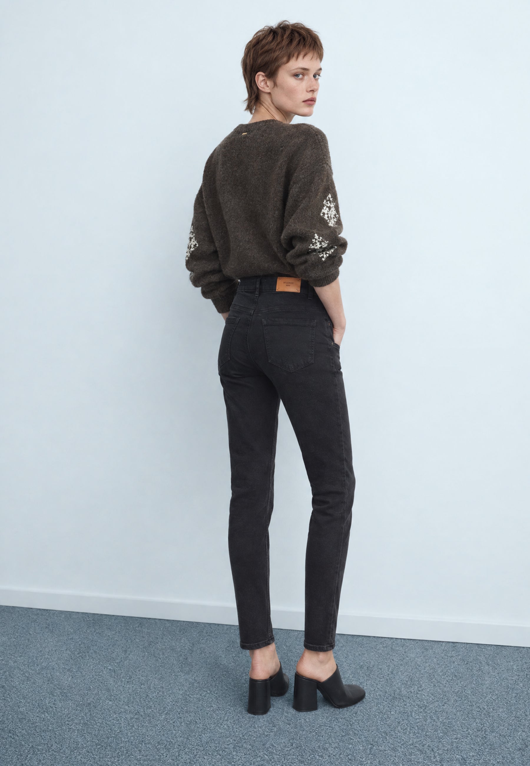 06P148BLACK3.jpg