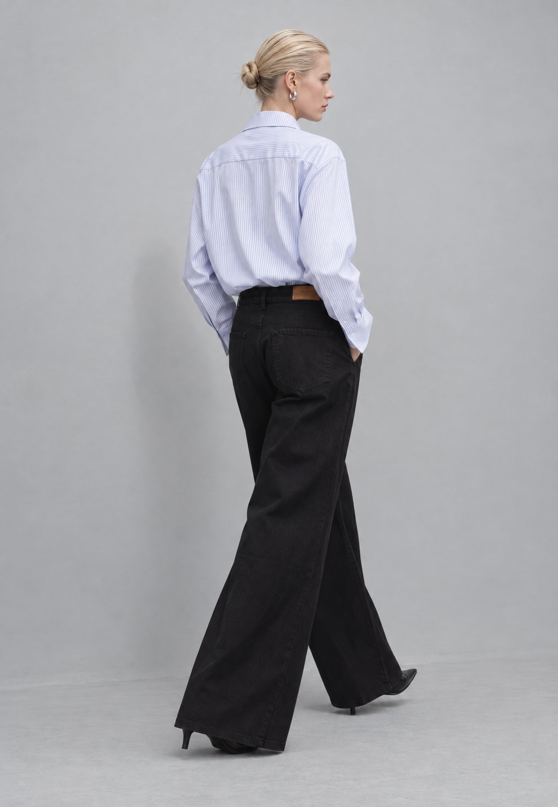 06P162BLACK3.jpg